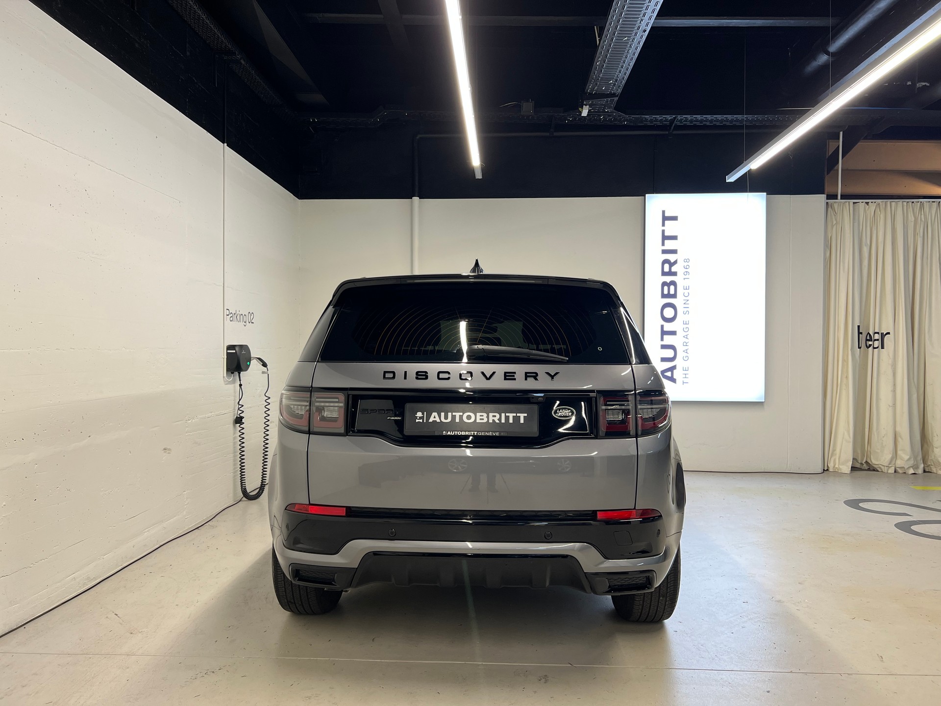 LAND ROVER Discovery Sport 1.5 T 300e R-Dynamic HSE-image-8