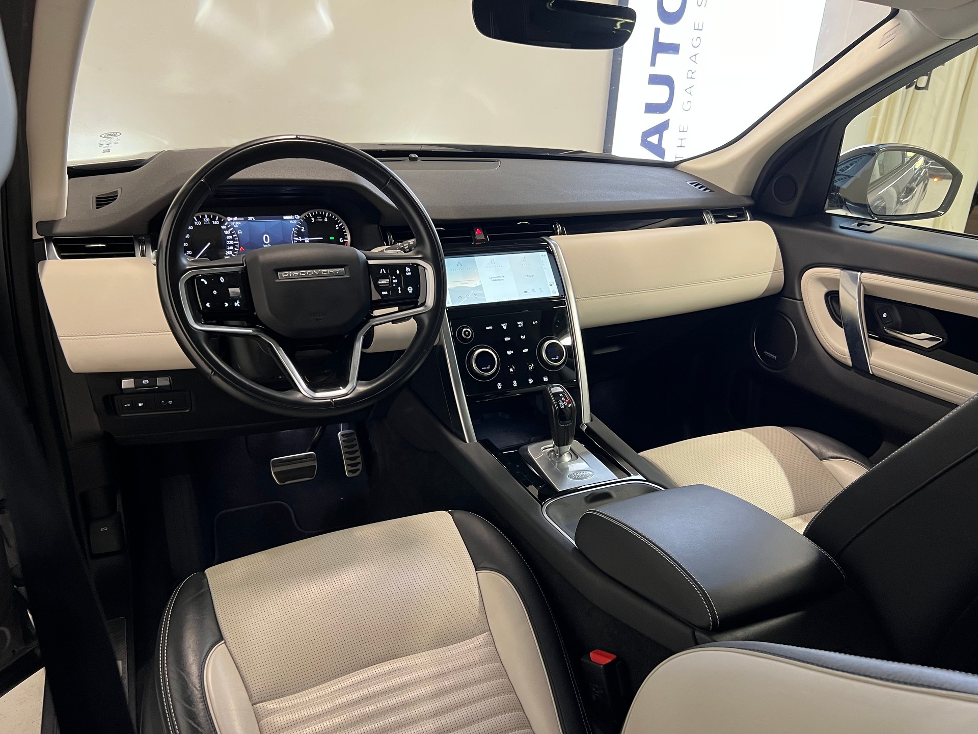 LAND ROVER Discovery Sport 1.5 T 300e R-Dynamic HSE-image-2