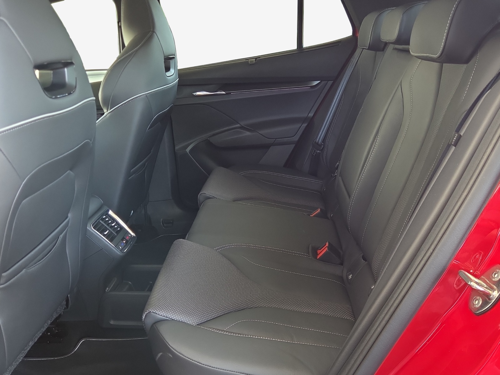 SKODA Enyaq Coupé RS 4x4-image-12