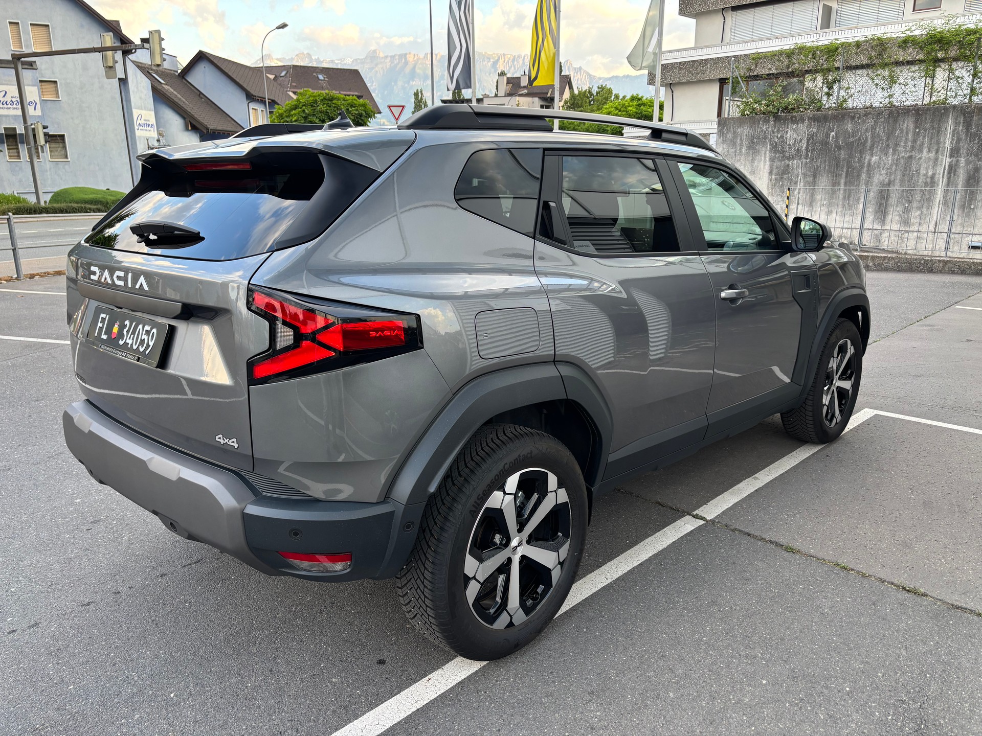 DACIA Duster TCe 130 48V Journey 4x4-image-2
