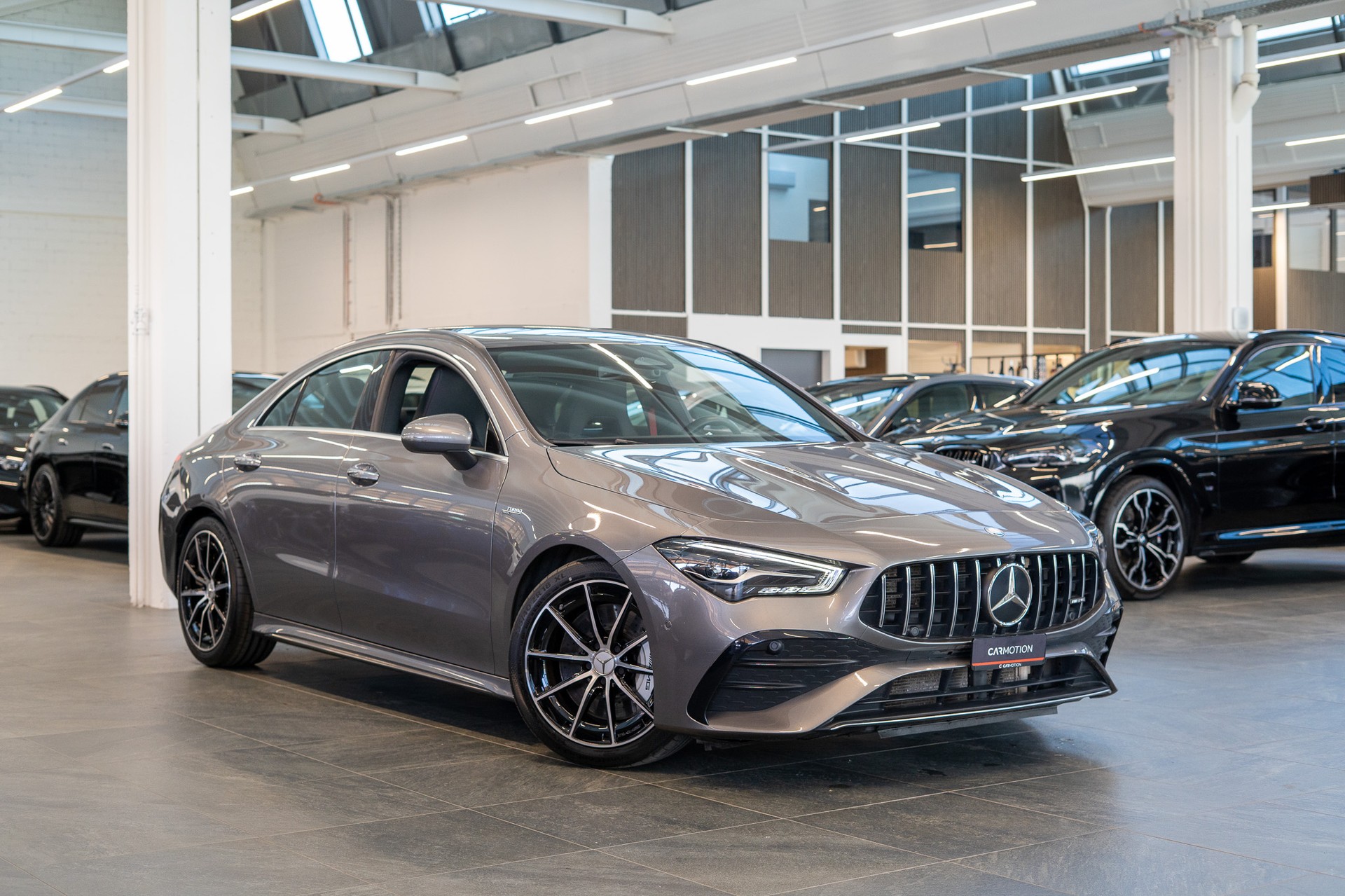 MERCEDES-BENZ CLA 35 AMG 4matic / Facelift / Ambiente-Beleuchtung / Navi-image-2