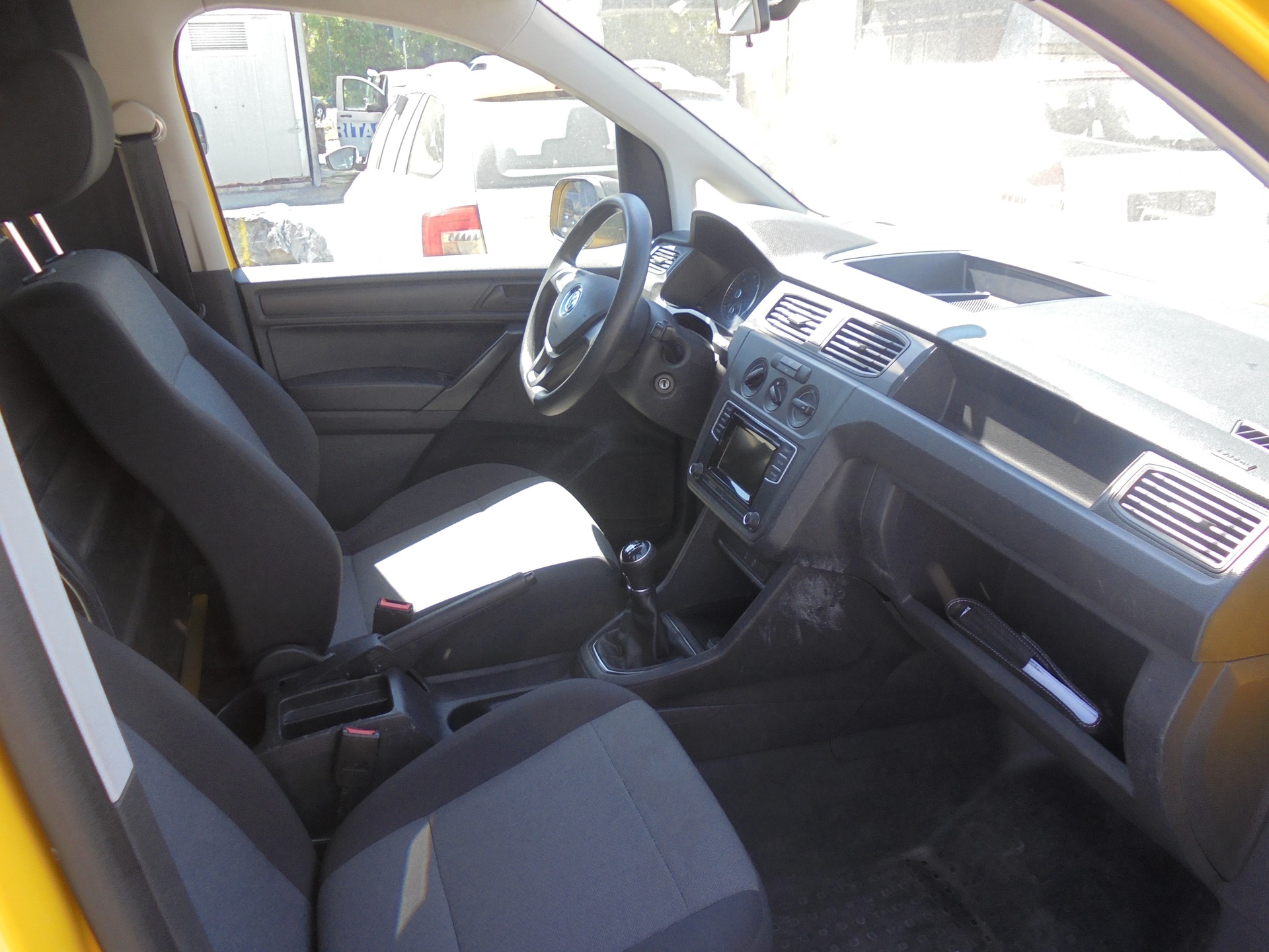 VW Caddy 2.0TDI 4Motion BlueMotion Technology-image-6