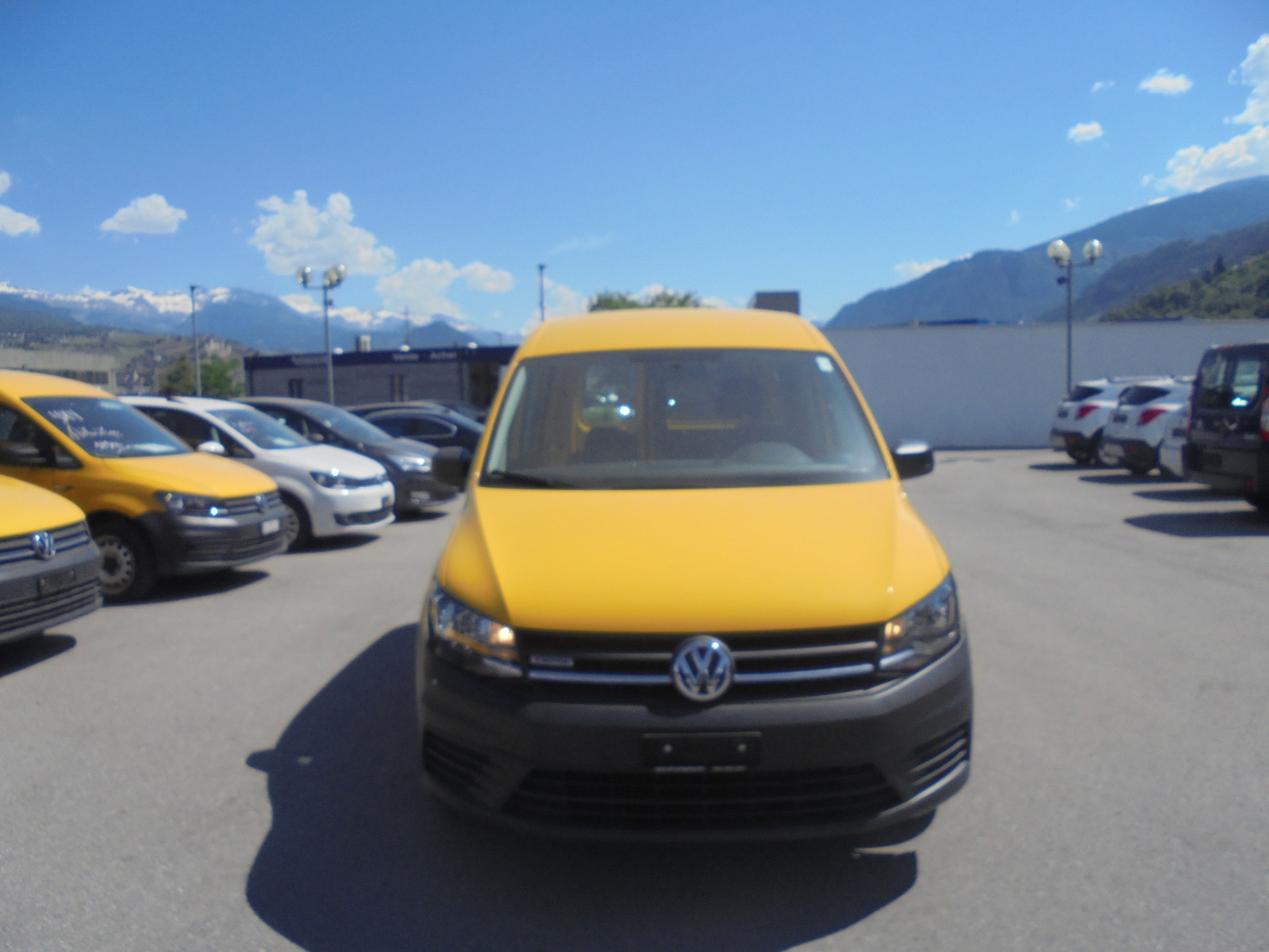 VW Caddy 2.0TDI 4Motion BlueMotion Technology-image-1