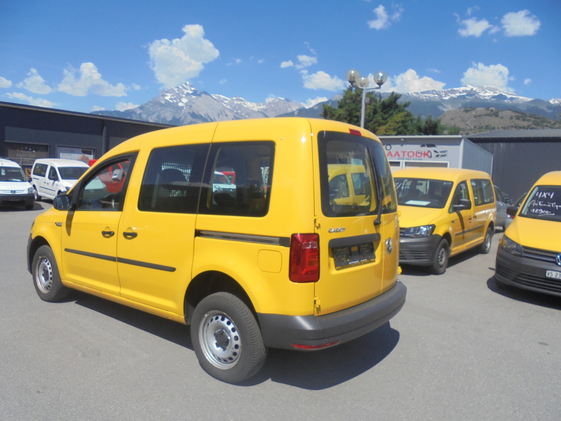 VW Caddy 2.0TDI 4Motion BlueMotion Technology-image-4