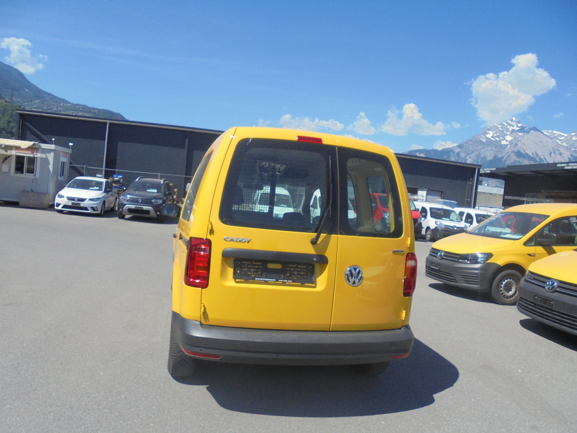 VW Caddy 2.0TDI 4Motion BlueMotion Technology-image-3