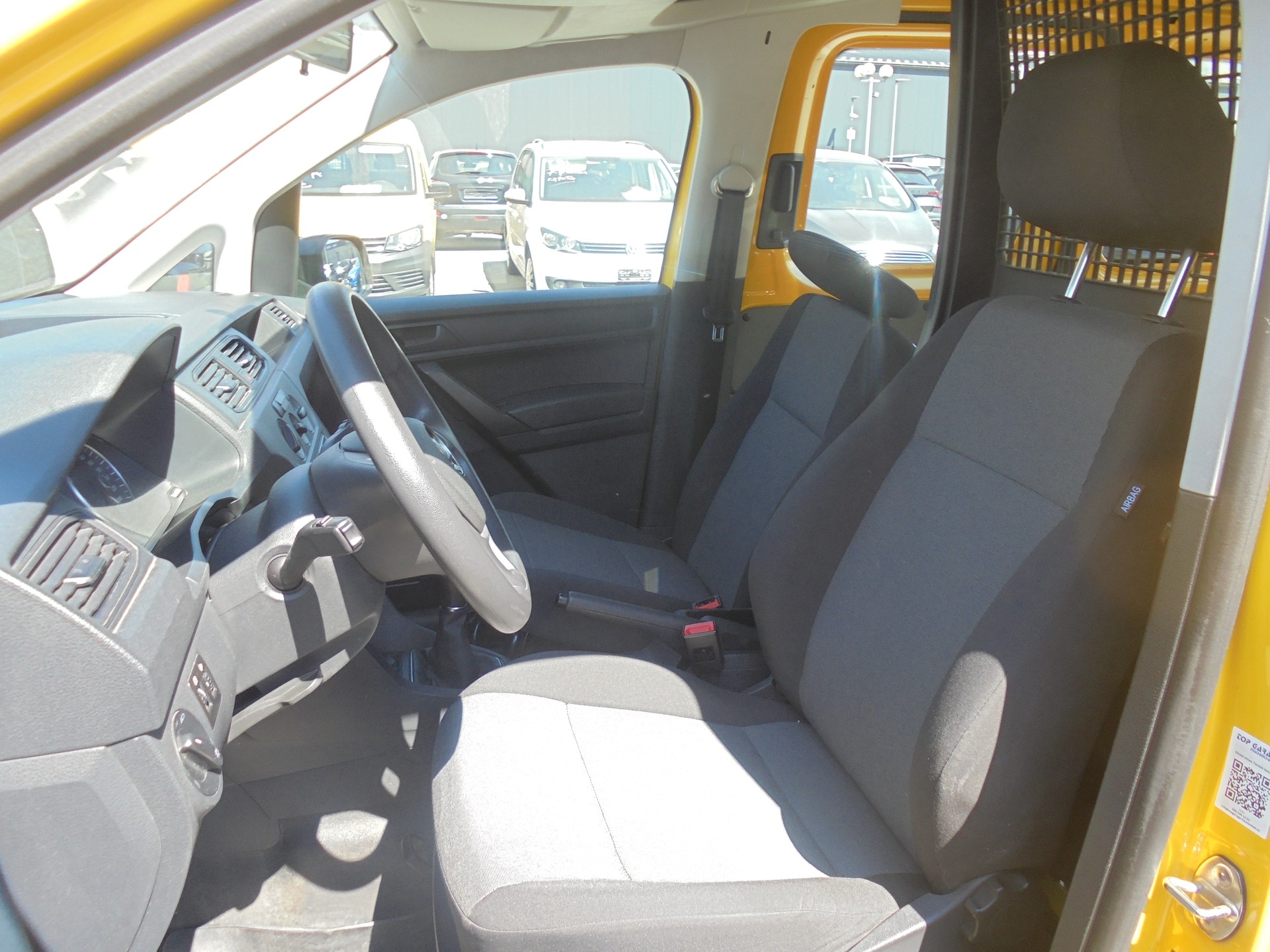 VW Caddy 2.0TDI 4Motion BlueMotion Technology-image-9