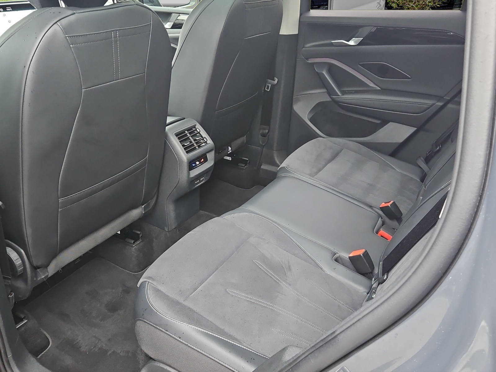 VW Tiguan 2.0 TSI DSG Elegance 4Motion-image-20