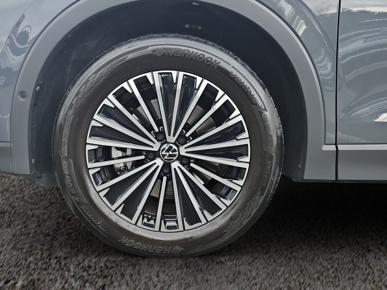 VW Tiguan 2.0 TSI DSG Elegance 4Motion-image-3