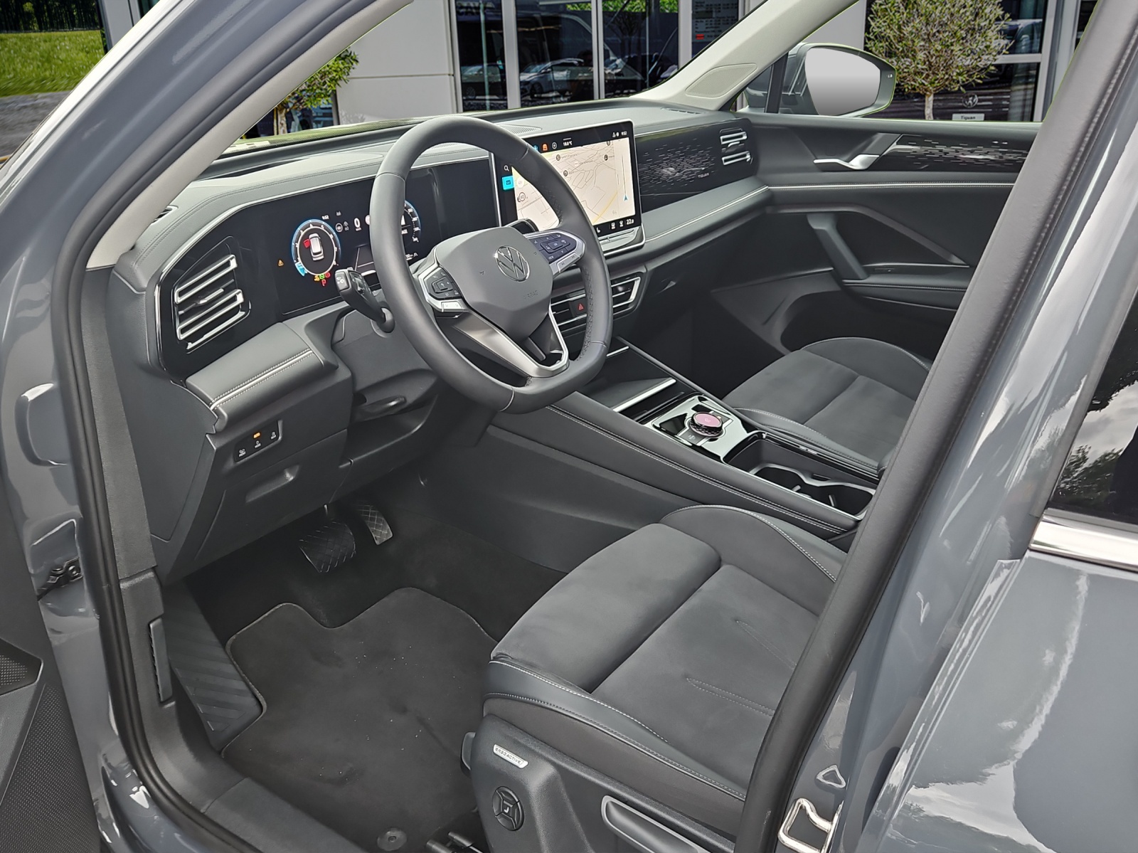 VW Tiguan 2.0 TSI DSG Elegance 4Motion-image-9