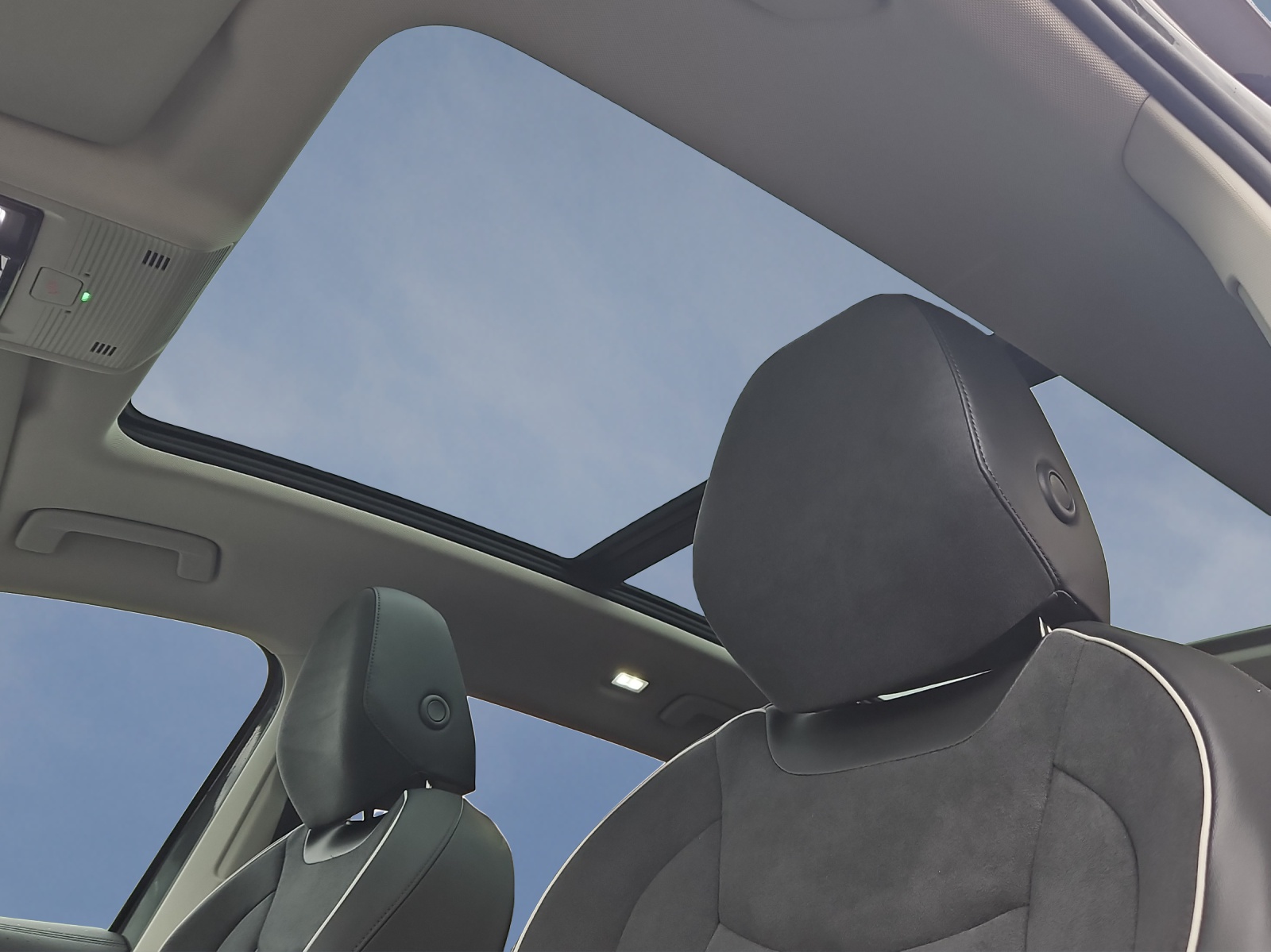 VW Tiguan 2.0 TSI DSG Elegance 4Motion-image-22