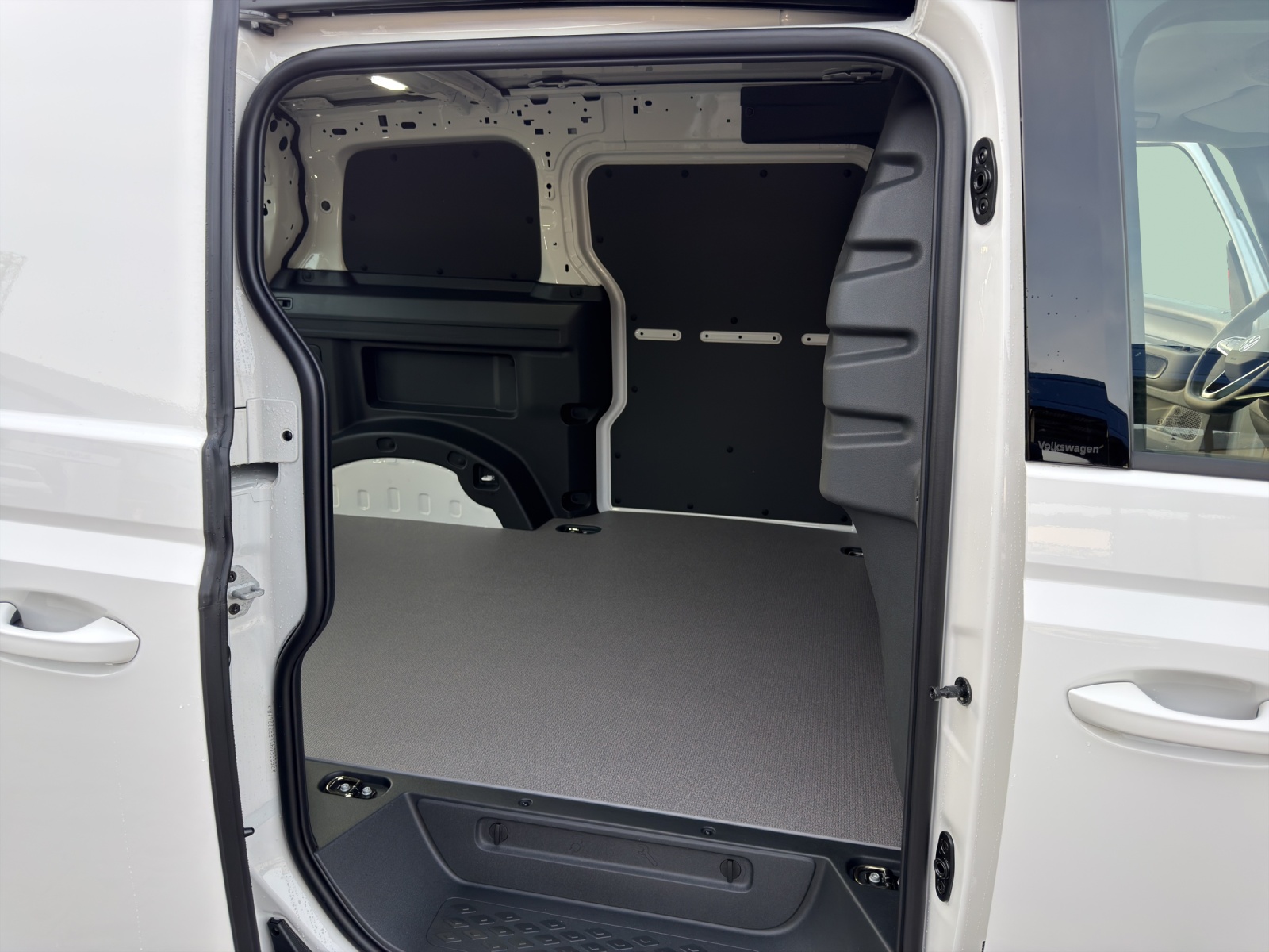 VW ID. Buzz Cargo Pro 4Motion-image-10
