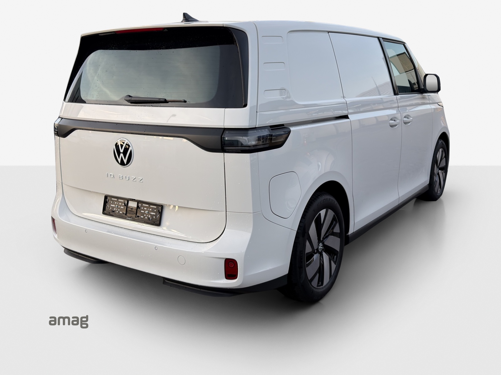 VW ID. Buzz Cargo Pro 4Motion-image-4