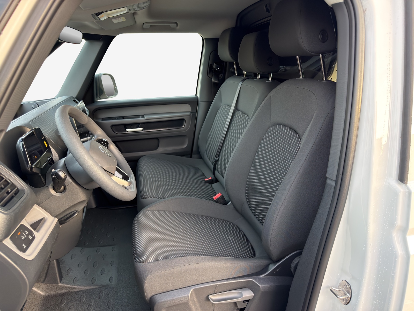 VW ID. Buzz Cargo Pro 4Motion-image-7