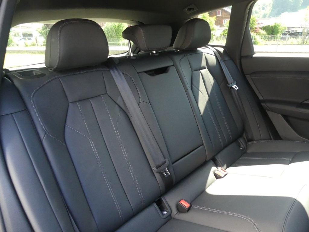 AUDI Q6 e-tron quattro-image-12