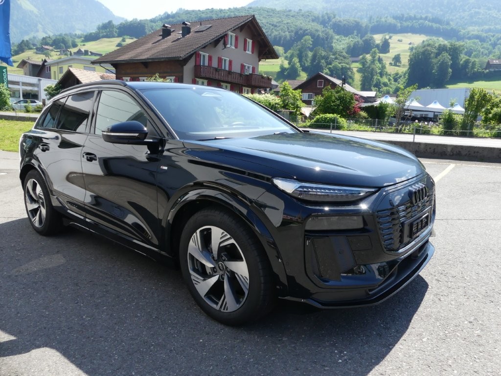 AUDI Q6 e-tron quattro-image-4