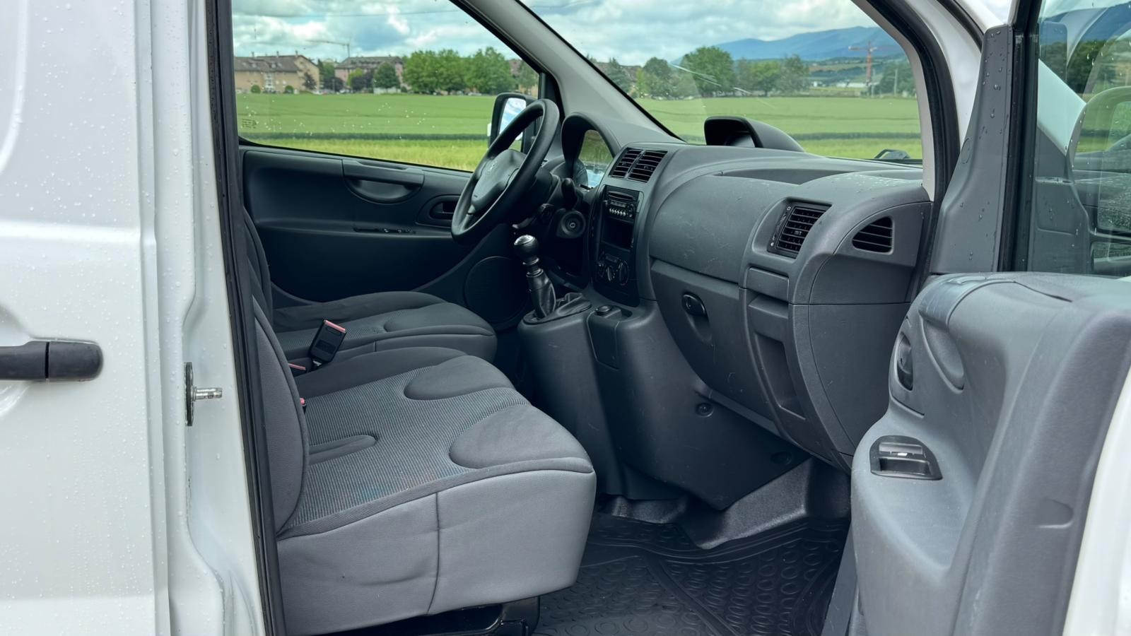 PEUGEOT Expert 2.0 HDi 229 L2H1-image-7