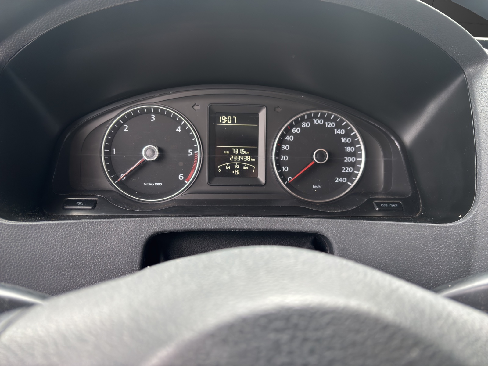 VW T5 2.0 TDI-image-4