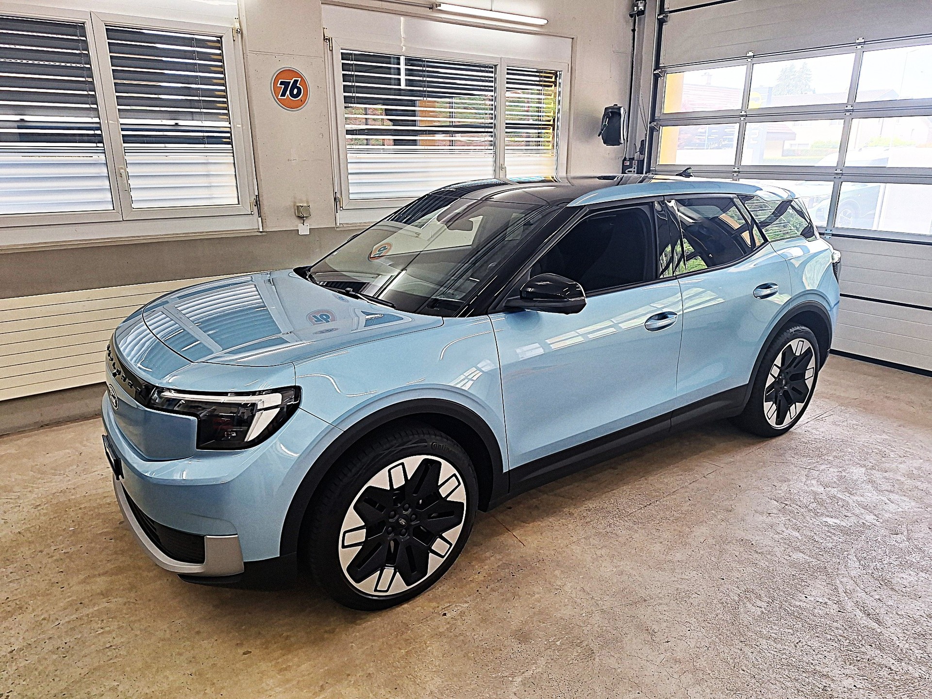 FORD Explorer Elektro 77kWh Dual Extended Range Premium AWD⚡CH-Auslieferung mit Herstellergarantie bis Okt.2027 / Anhängerkupplung⚡-showroom-element-2
