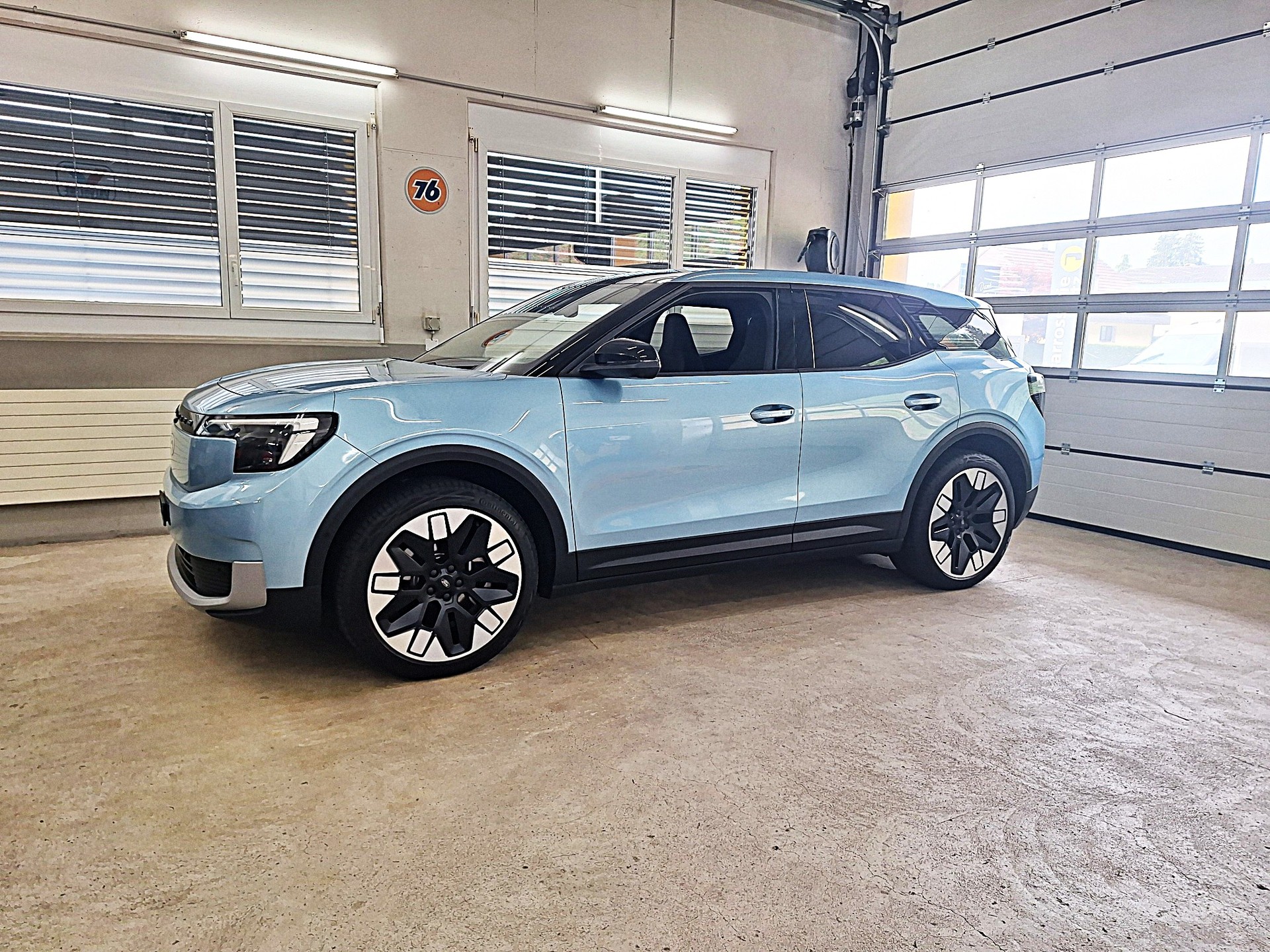 FORD Explorer Elektro 77kWh Dual Extended Range Premium AWD⚡CH-Auslieferung mit Herstellergarantie bis Okt.2027 / Anhängerkupplung⚡-showroom-element-3