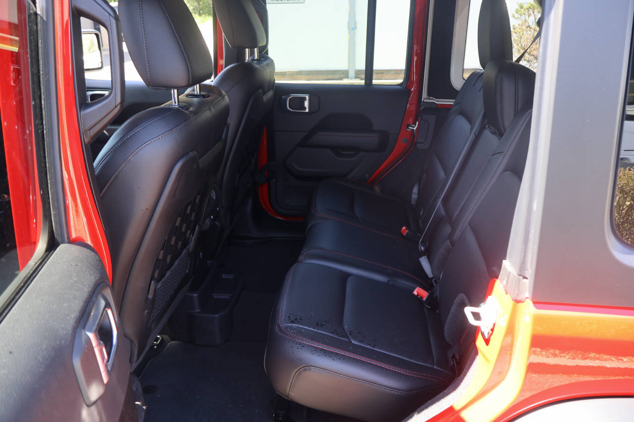 JEEP Wrangler 2.0 Turbo Rubicon Unlimited-image-15