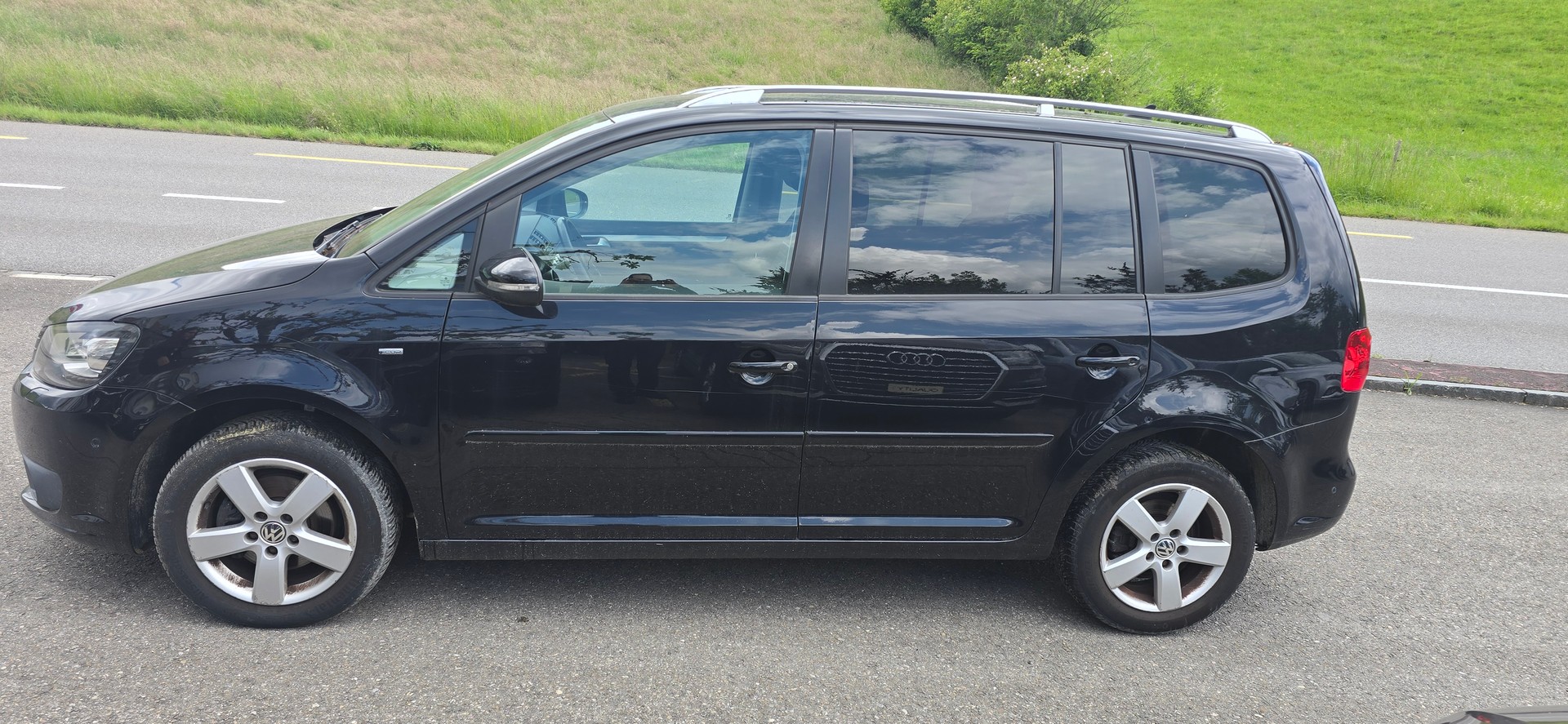 VW Touran 1.6 TDI BMT Comfortline DSG-image-2