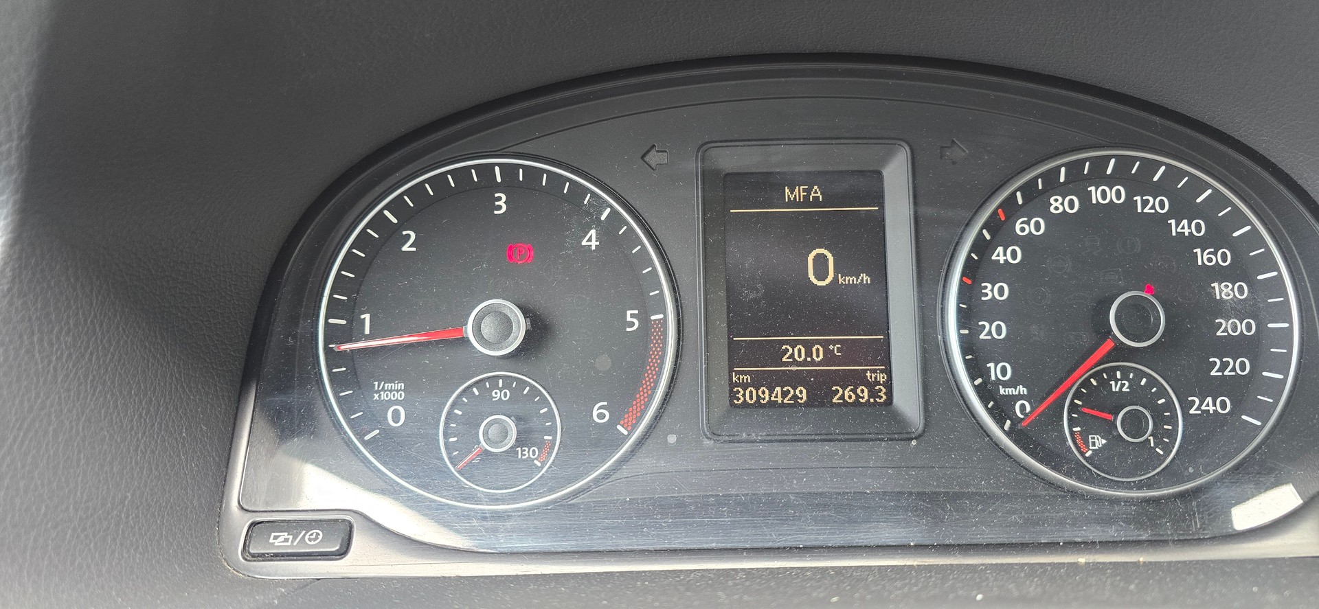 VW Touran 1.6 TDI BMT Comfortline DSG-image-11