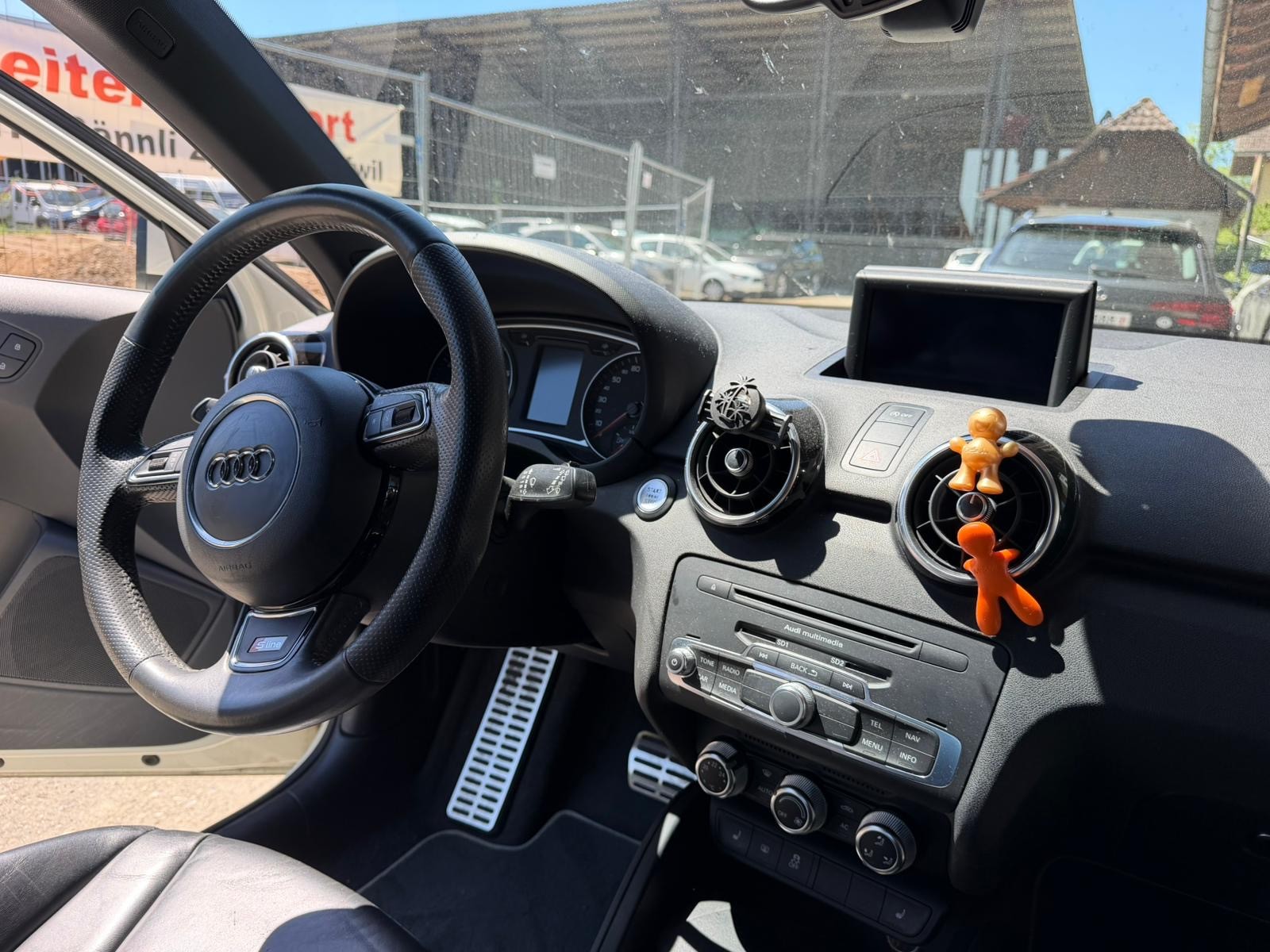 AUDI A1 1.4 TFSI Attraction S-tronic-image-7
