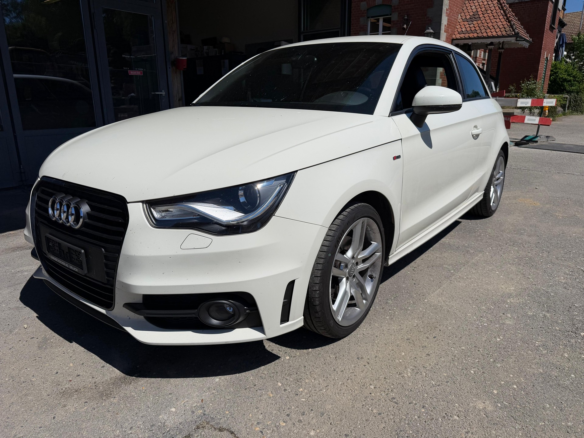 AUDI A1 1.4 TFSI Attraction S-tronic-image-1