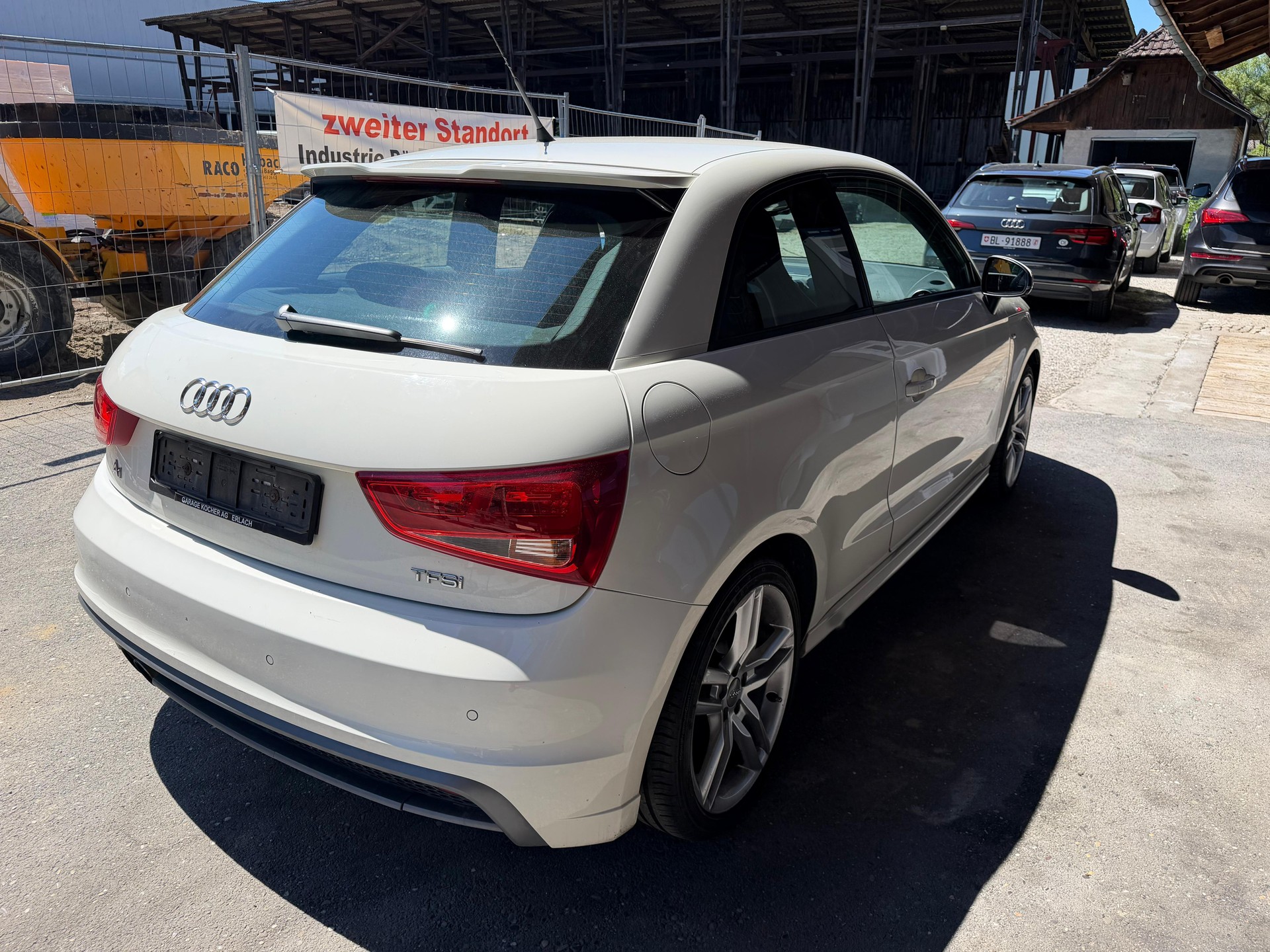 AUDI A1 1.4 TFSI Attraction S-tronic-image-3