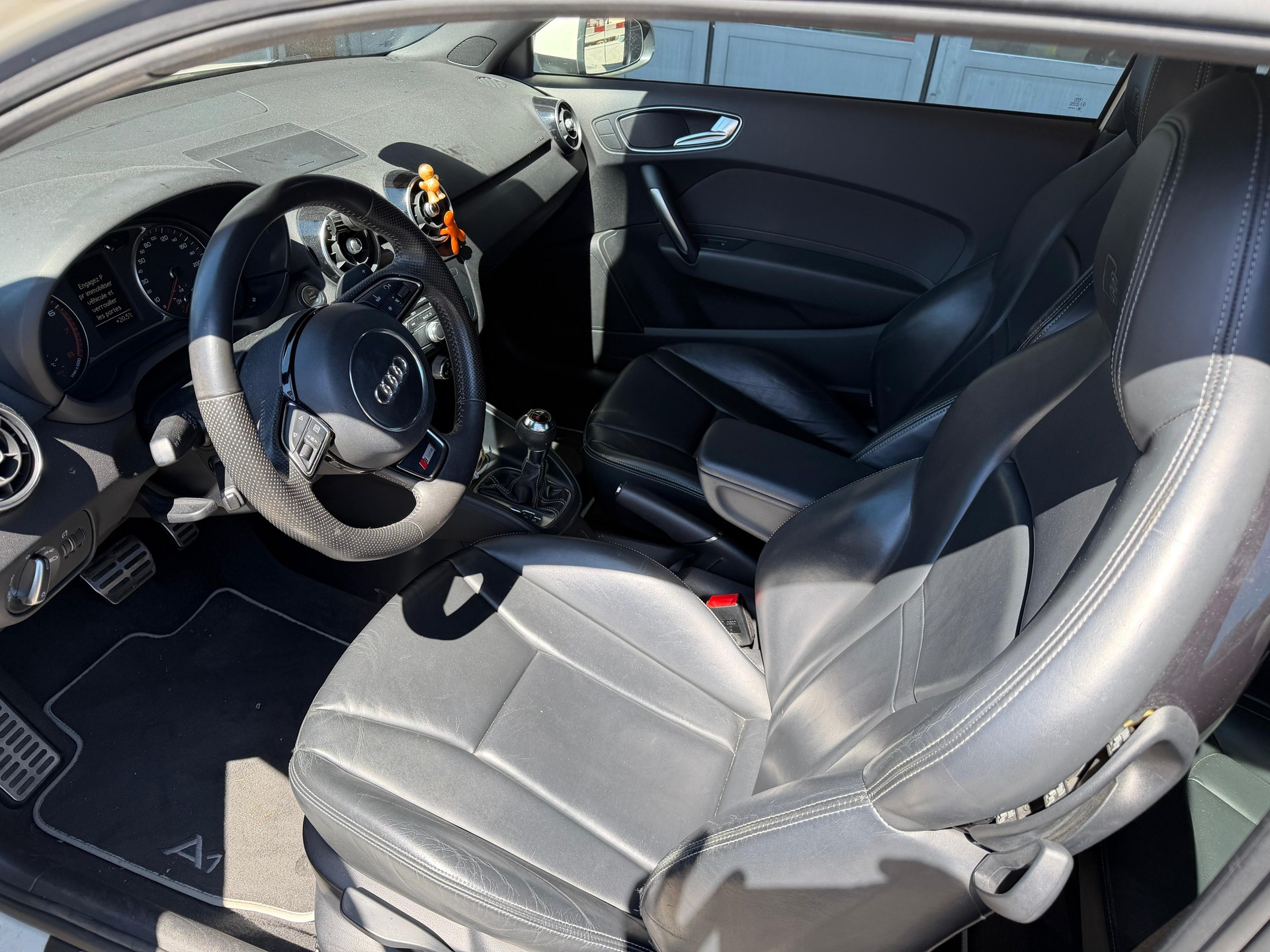 AUDI A1 1.4 TFSI Attraction S-tronic-image-8