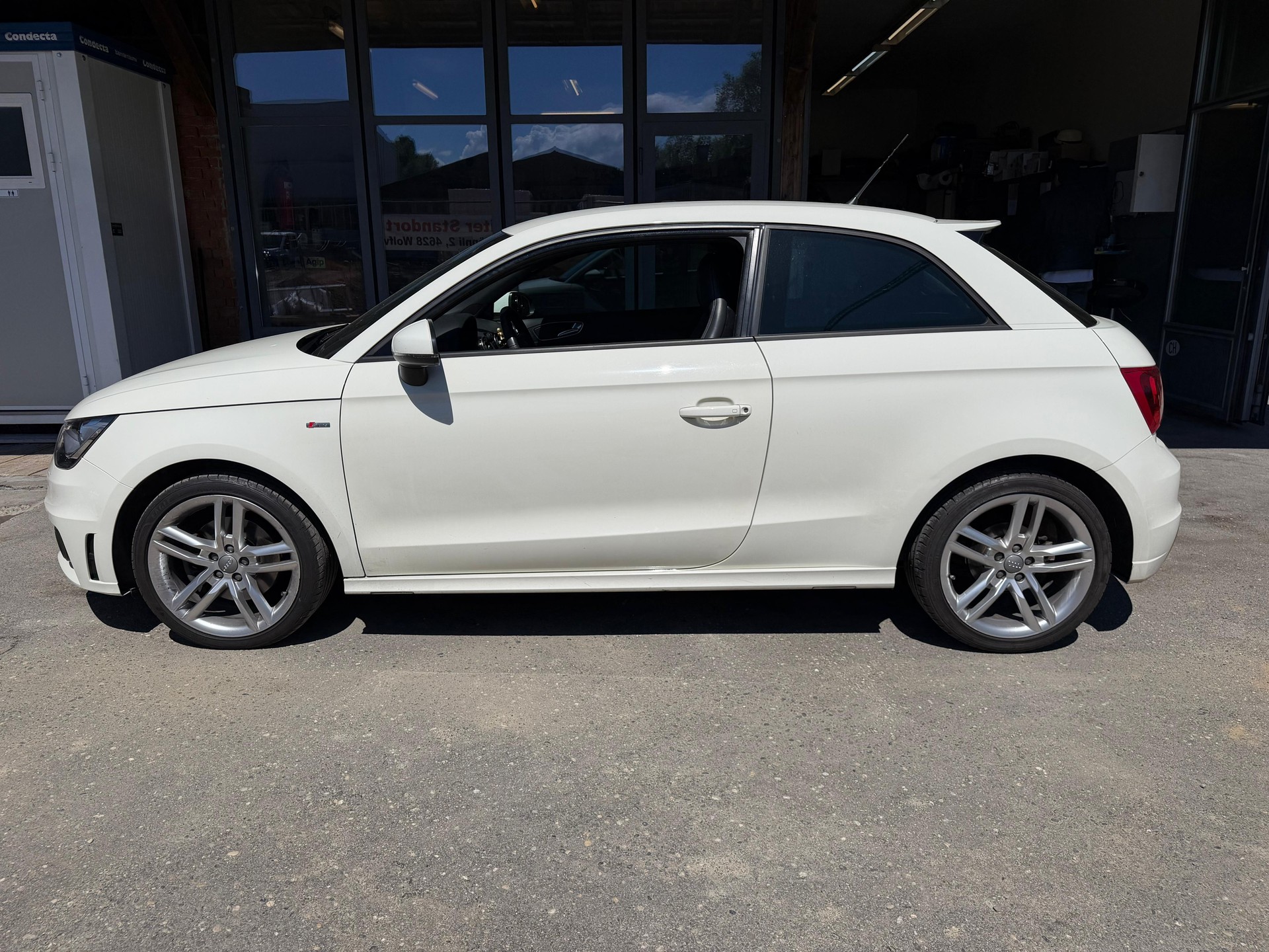AUDI A1 1.4 TFSI Attraction S-tronic-image-5