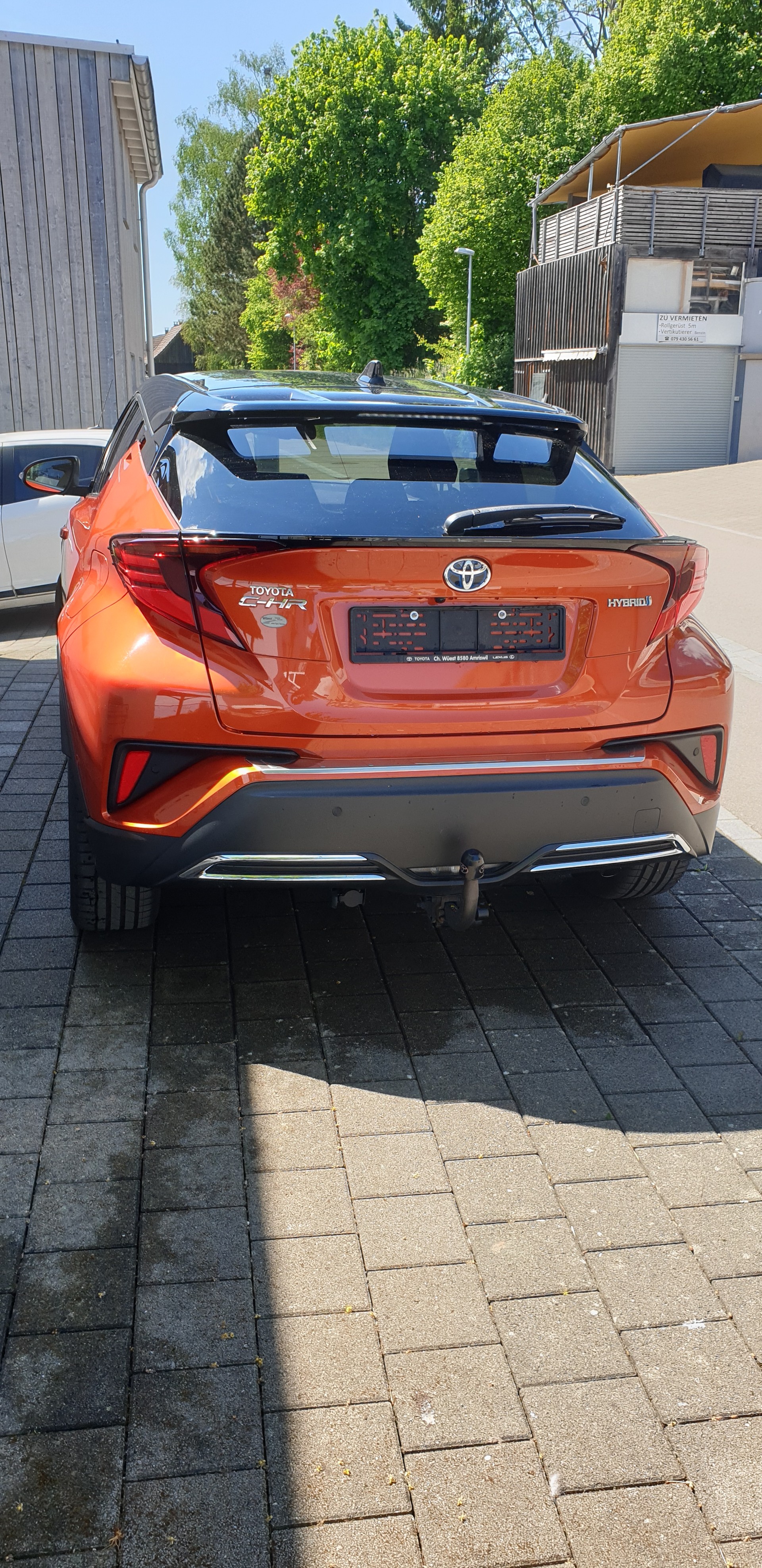 TOYOTA 2.0 VVTi HSD Launch Edition-image-2