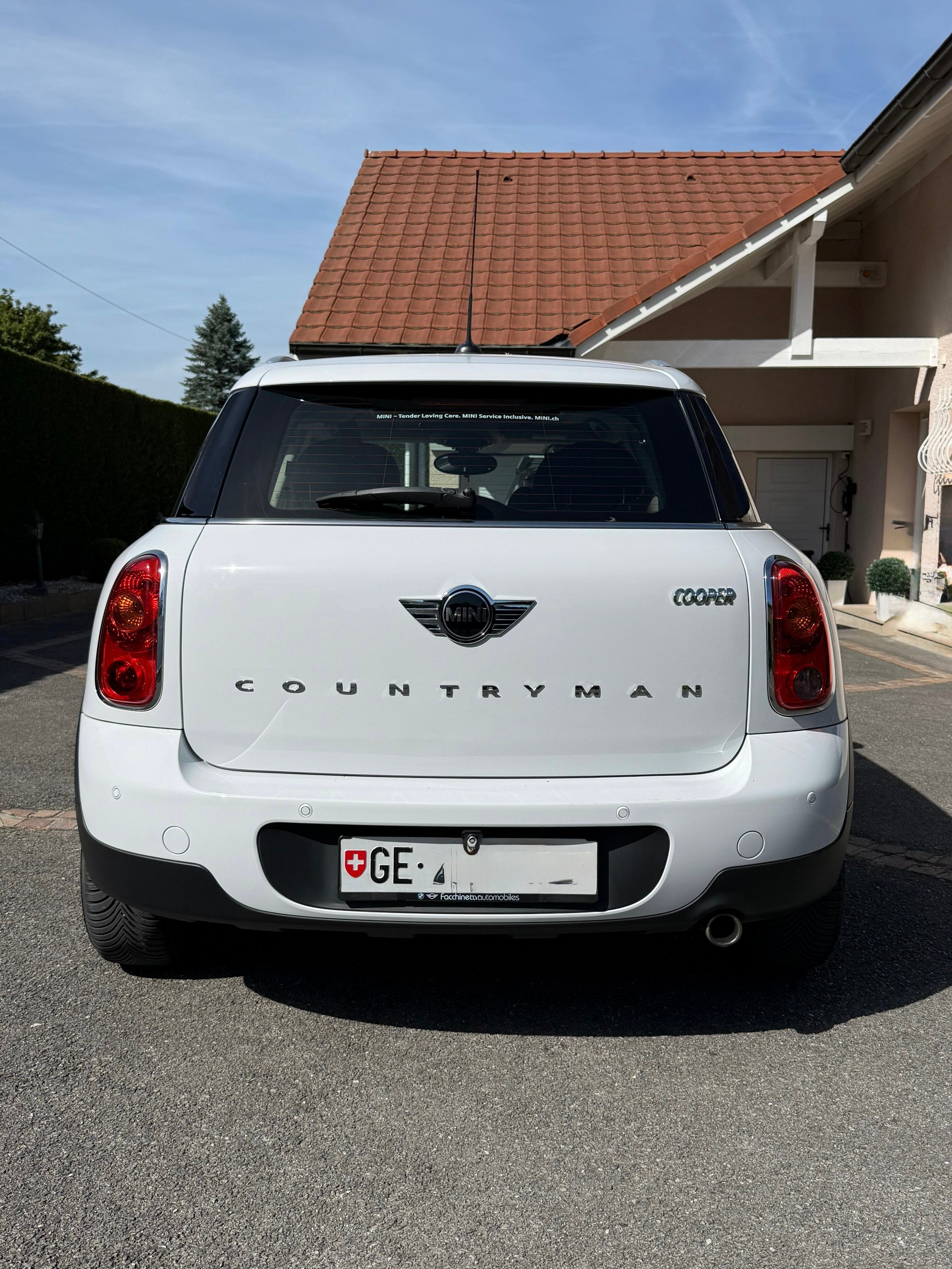 MINI 1.6i Cooper ALL4-image-1