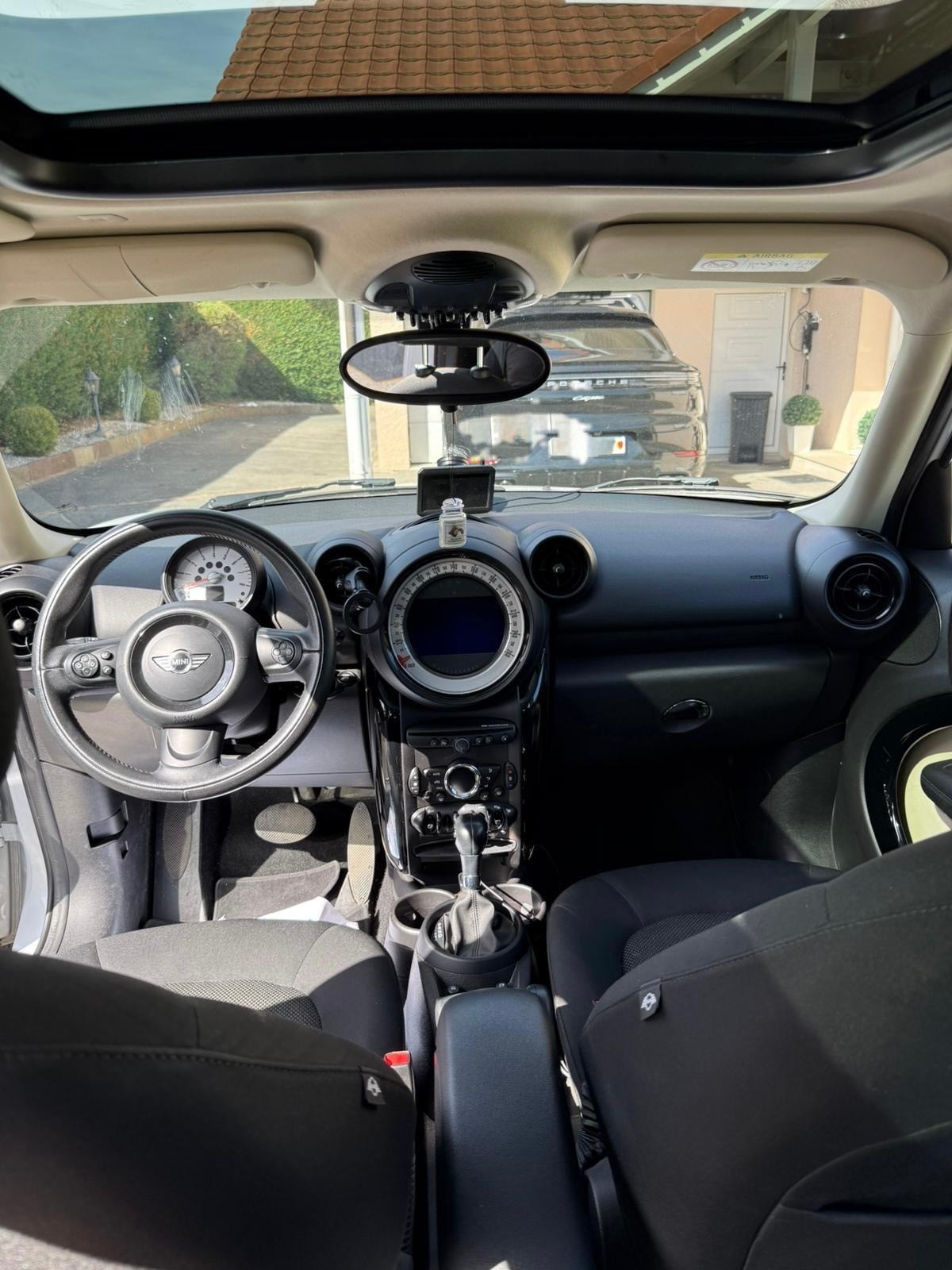 MINI 1.6i Cooper ALL4-image-4