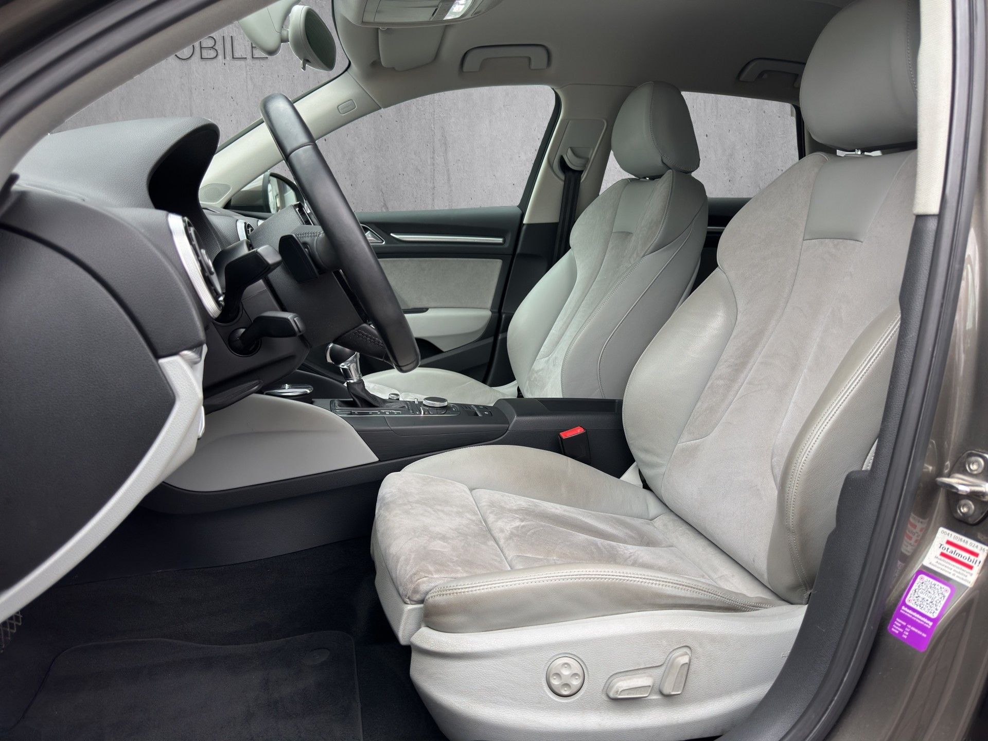 AUDI A3 Sportback 1.8 T FSI Ambition S-Tronic-image-10