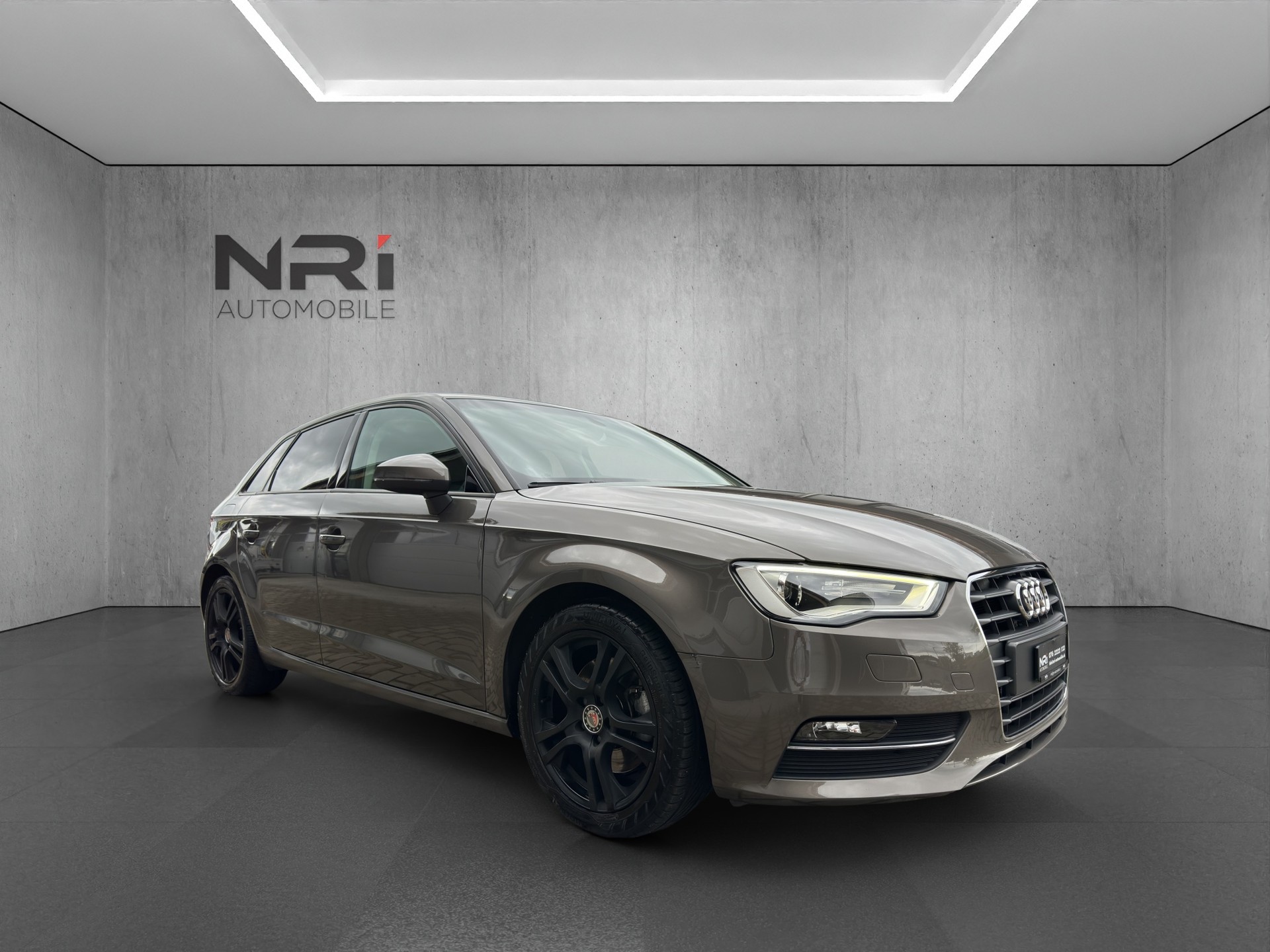 AUDI A3 Sportback 1.8 T FSI Ambition S-Tronic-image-2