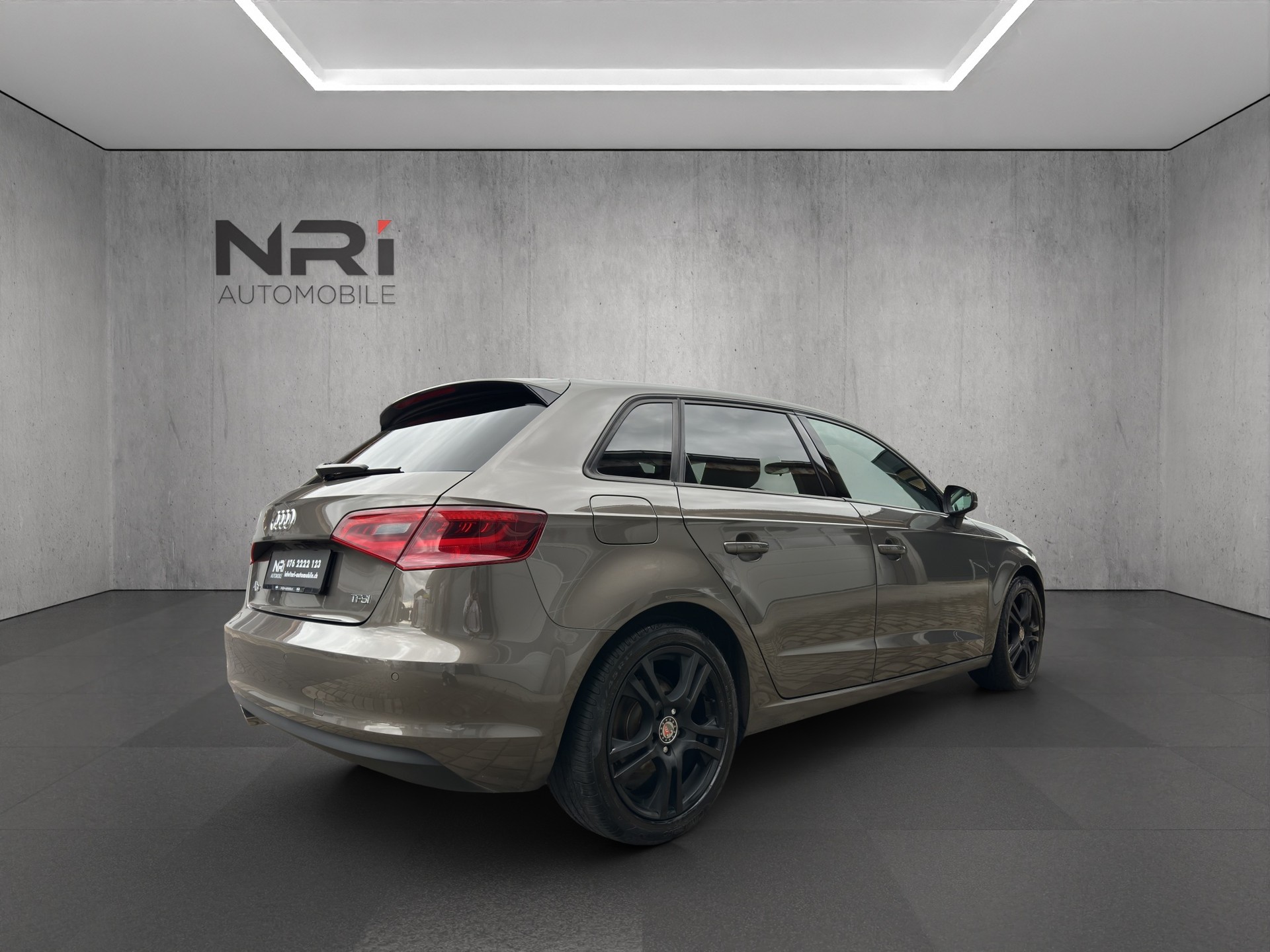 AUDI A3 Sportback 1.8 T FSI Ambition S-Tronic-image-4