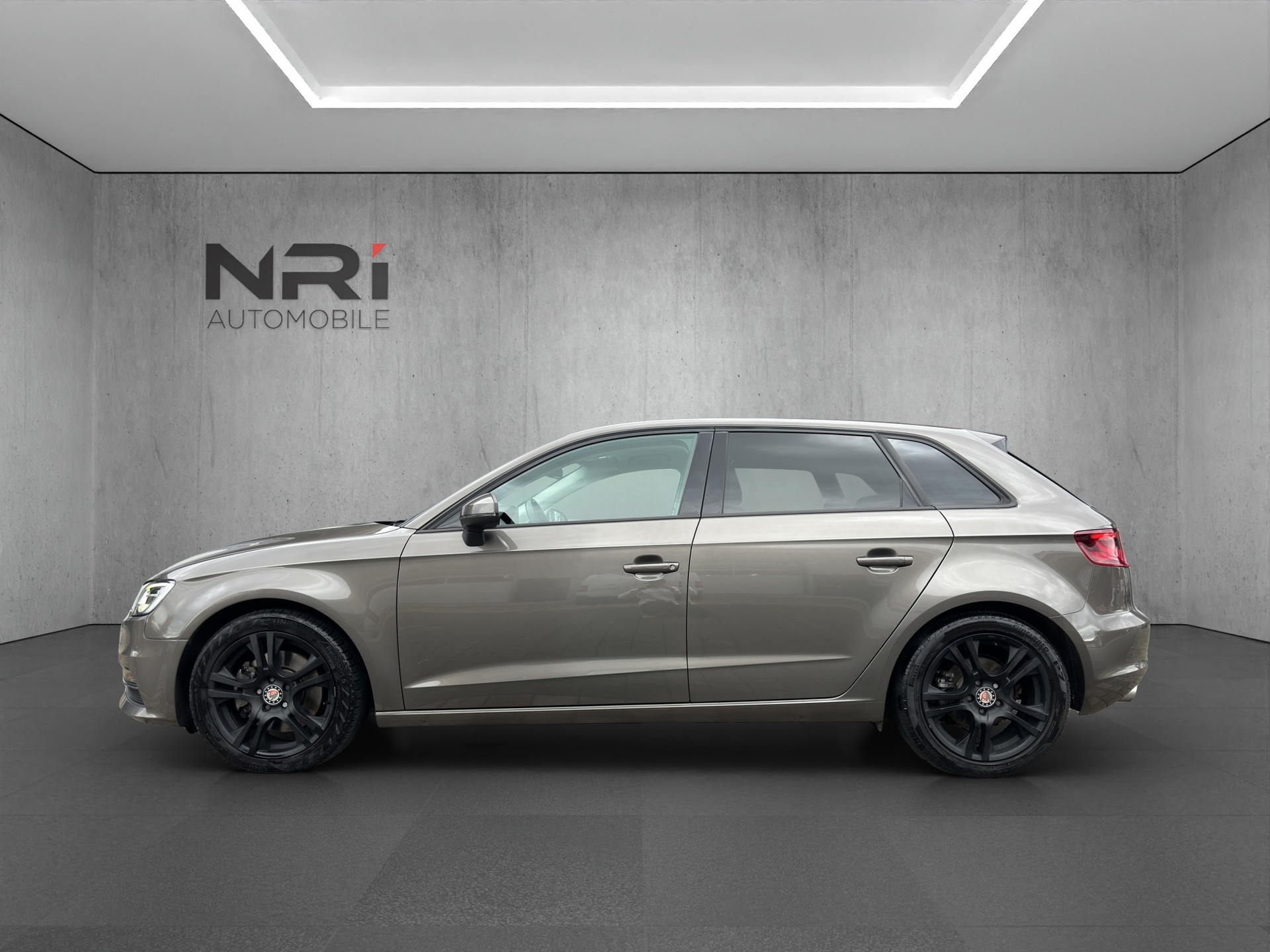 AUDI A3 Sportback 1.8 T FSI Ambition S-Tronic-image-7