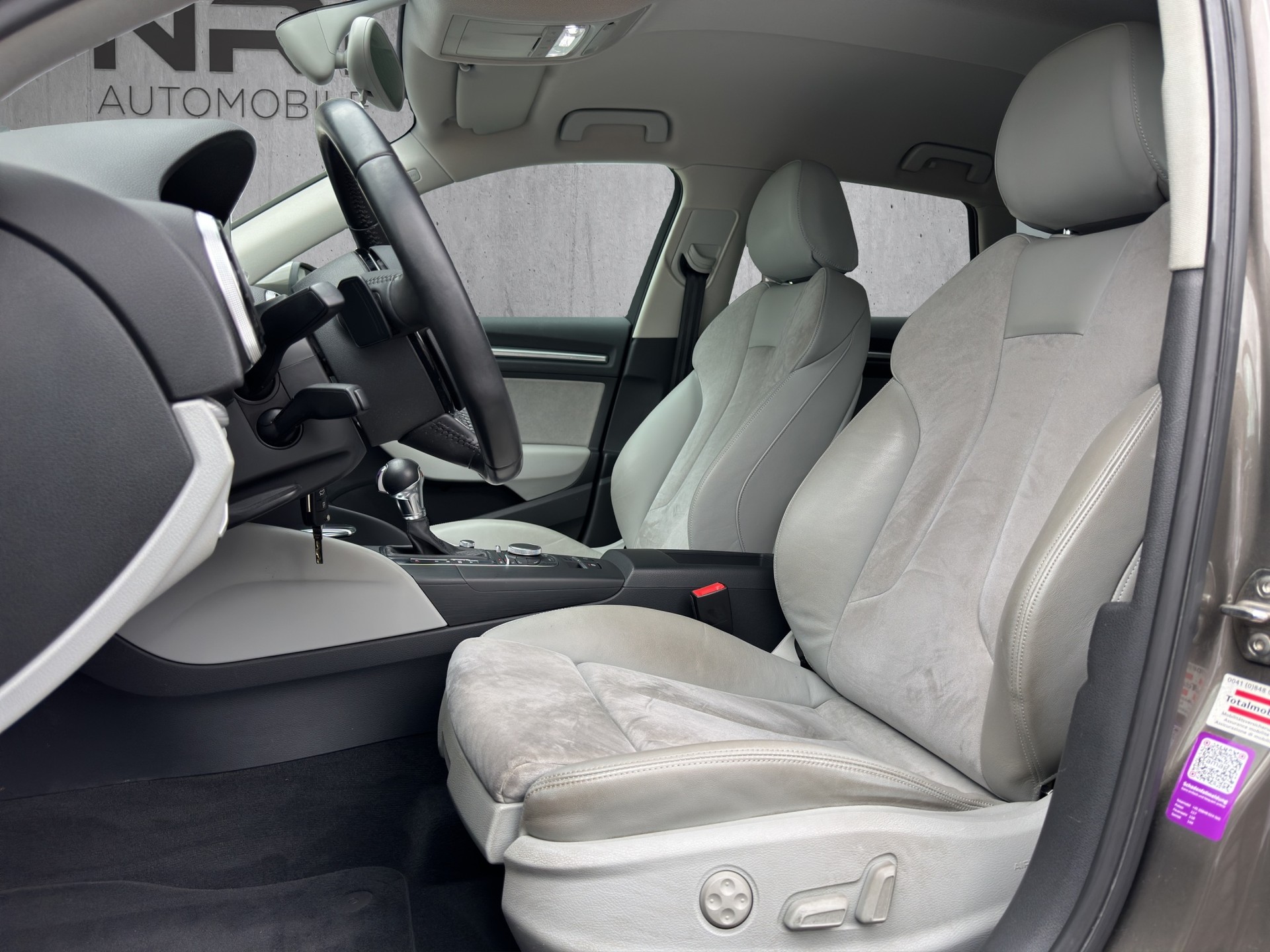 AUDI A3 Sportback 1.8 T FSI Ambition S-Tronic-image-15