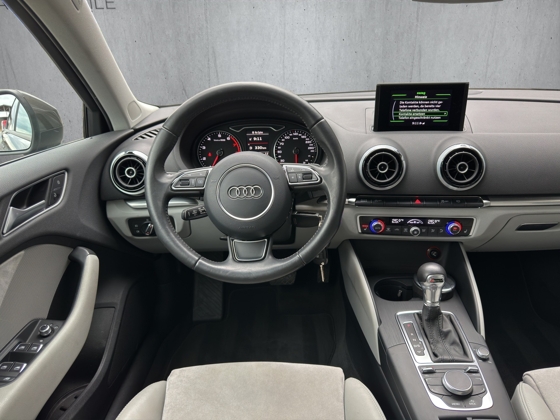 AUDI A3 Sportback 1.8 T FSI Ambition S-Tronic-image-9