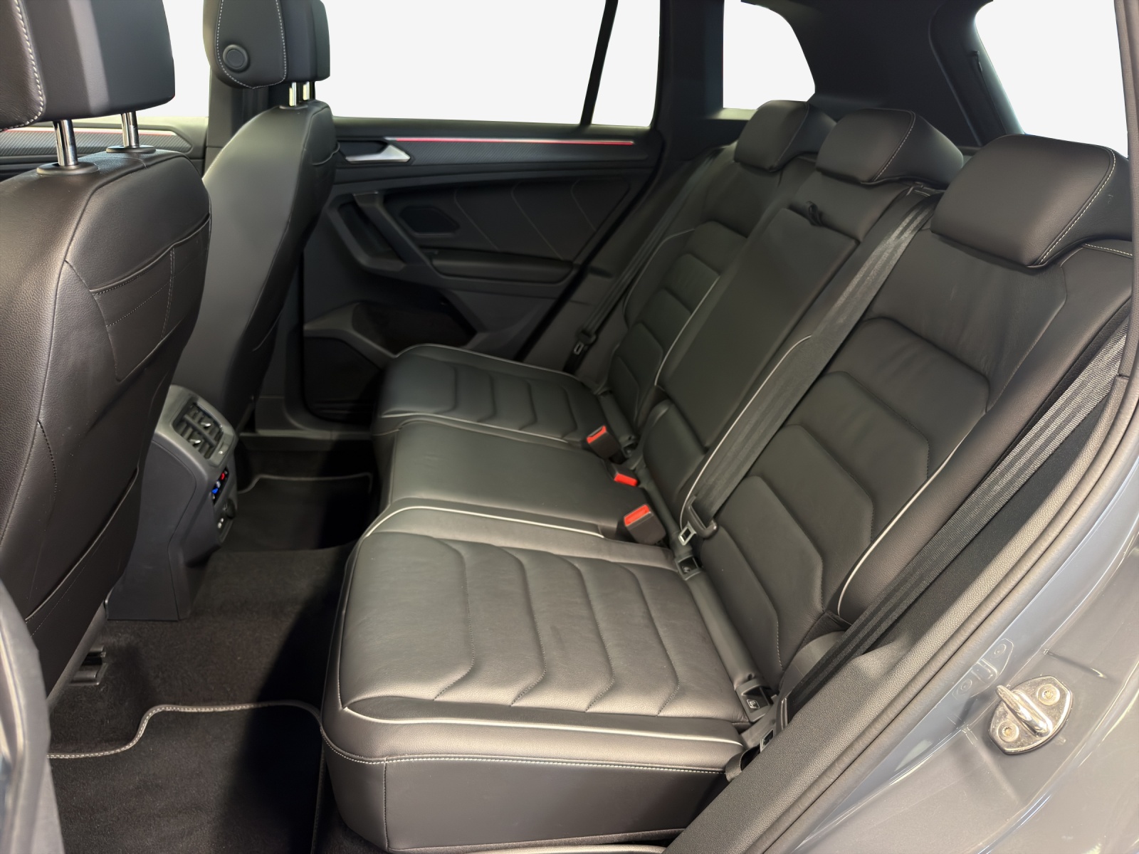 VW Tiguan 2.0TSI R-Line 4Motion DSG-image-11