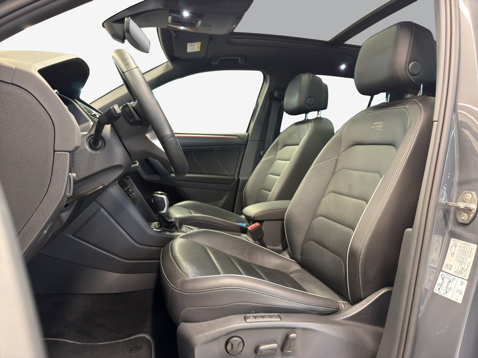 VW Tiguan 2.0TSI R-Line 4Motion DSG-image-7