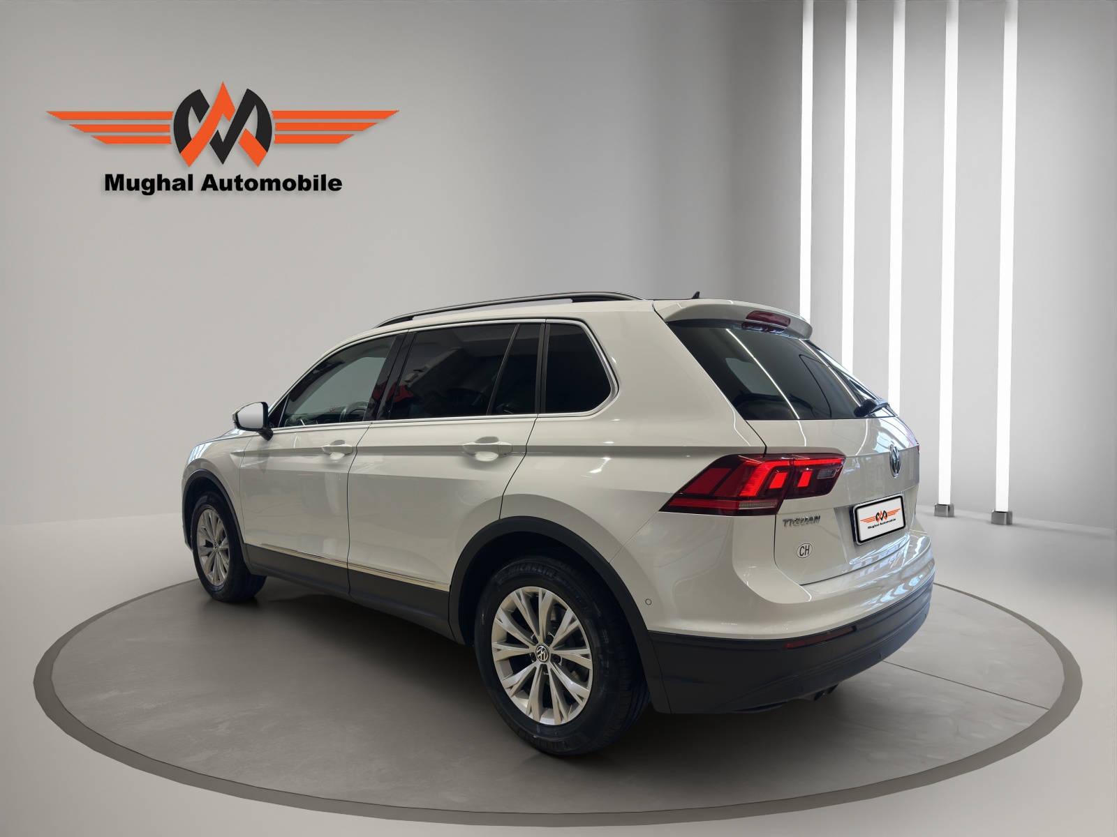 VW Tiguan 2.0TSI Comfortline 4Motion DSG-image-2