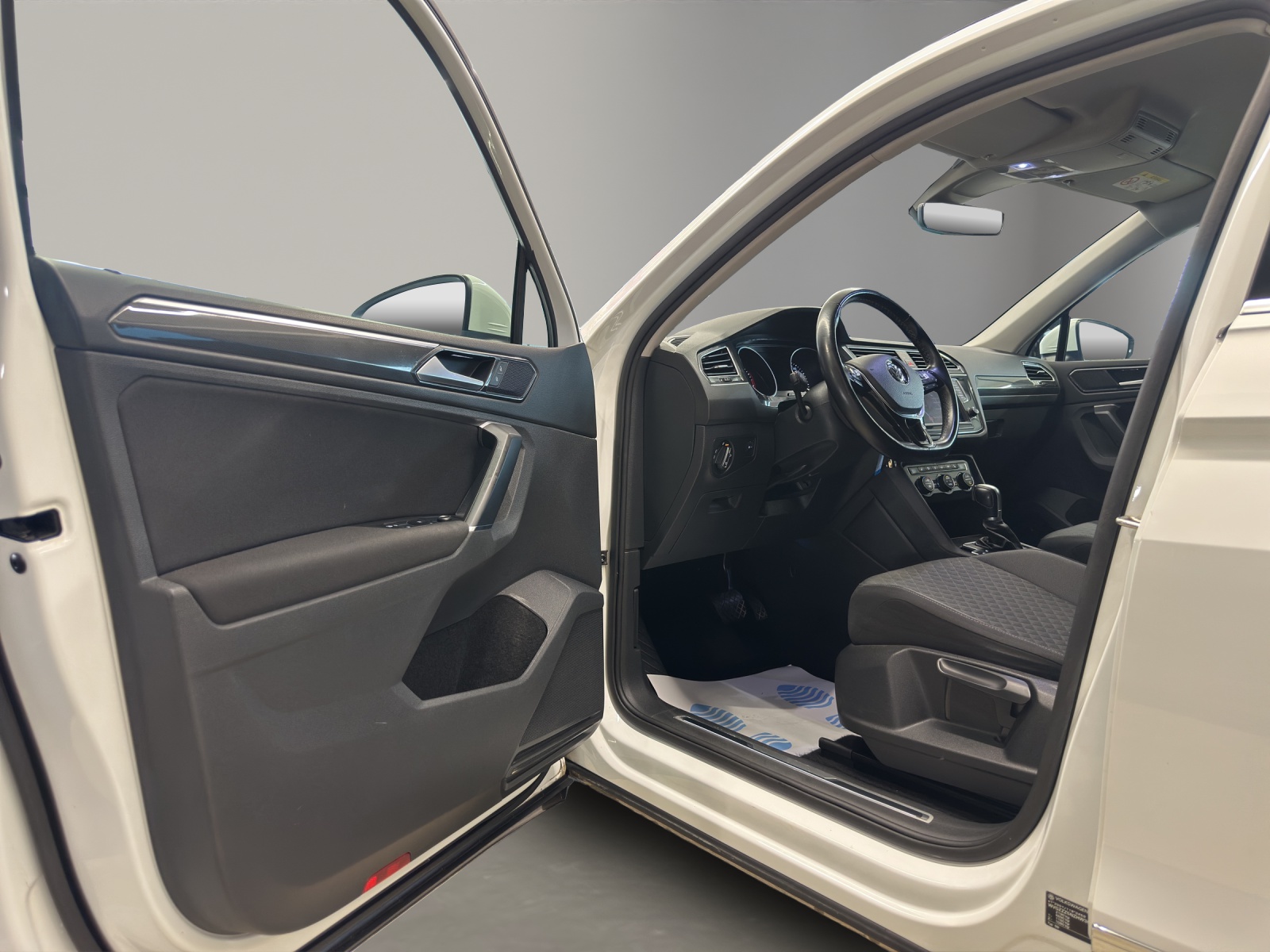 VW Tiguan 2.0TSI Comfortline 4Motion DSG-image-14