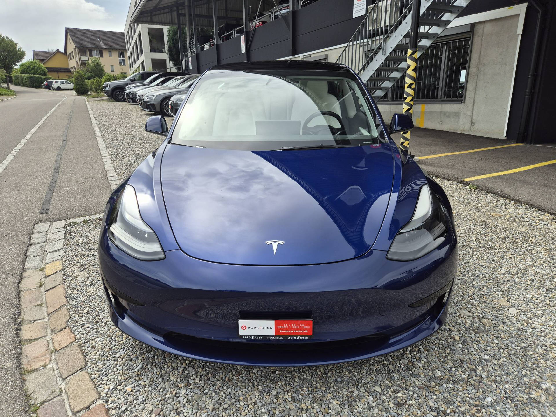 TESLA Model 3 Standart Range Plus-image-3