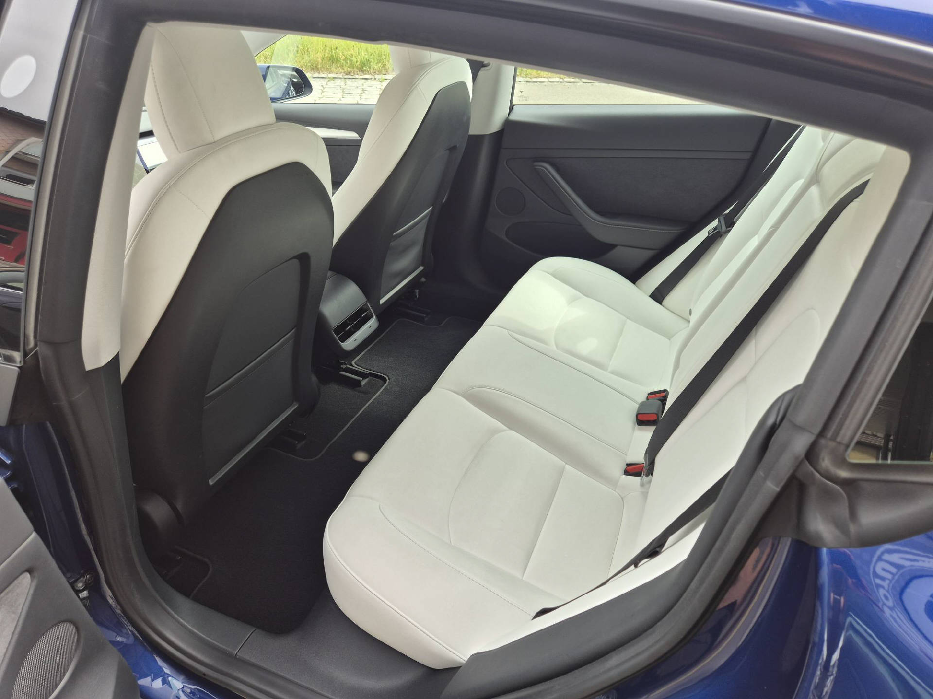 TESLA Model 3 Standart Range Plus-image-12