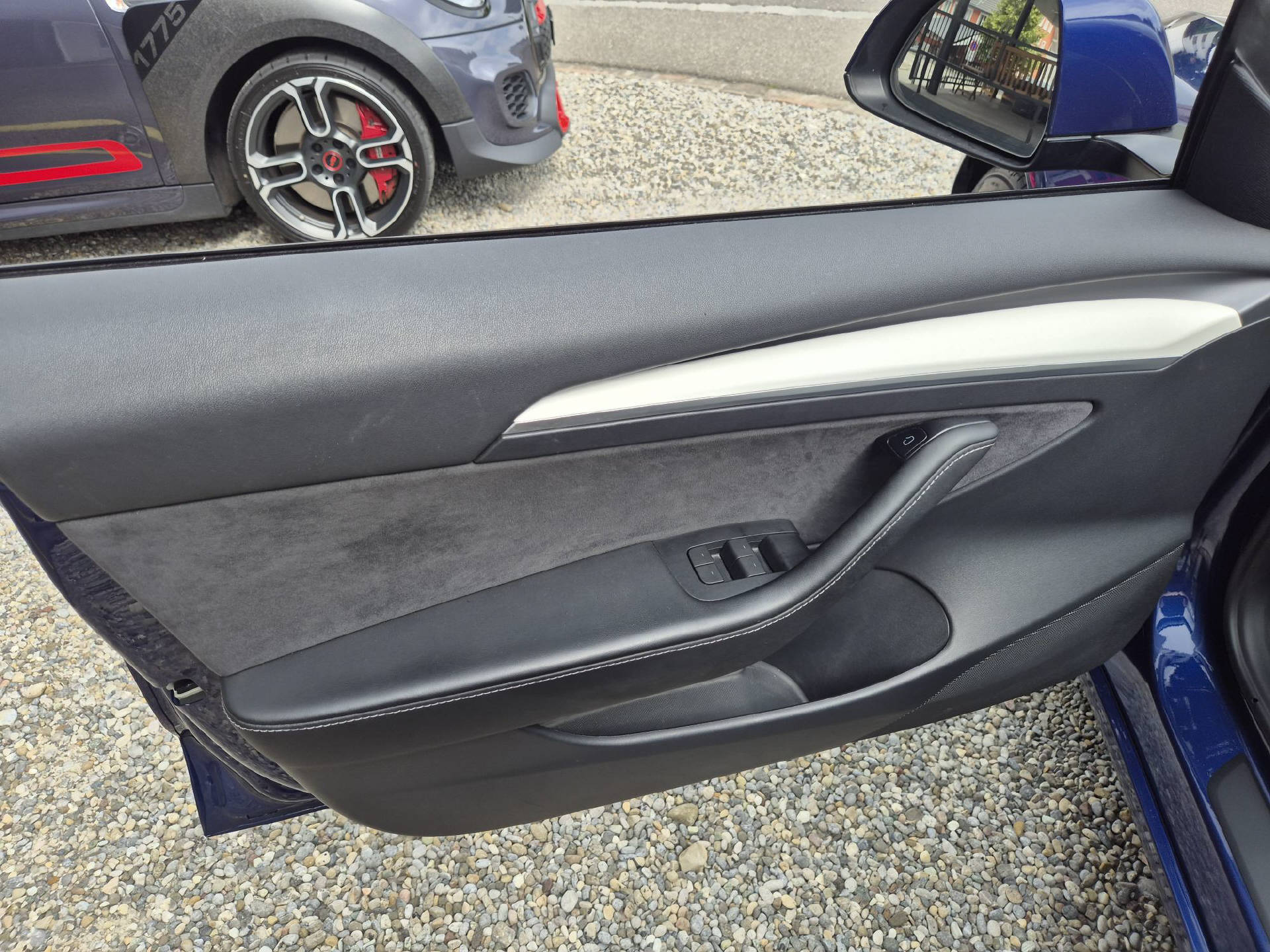 TESLA Model 3 Standart Range Plus-image-11