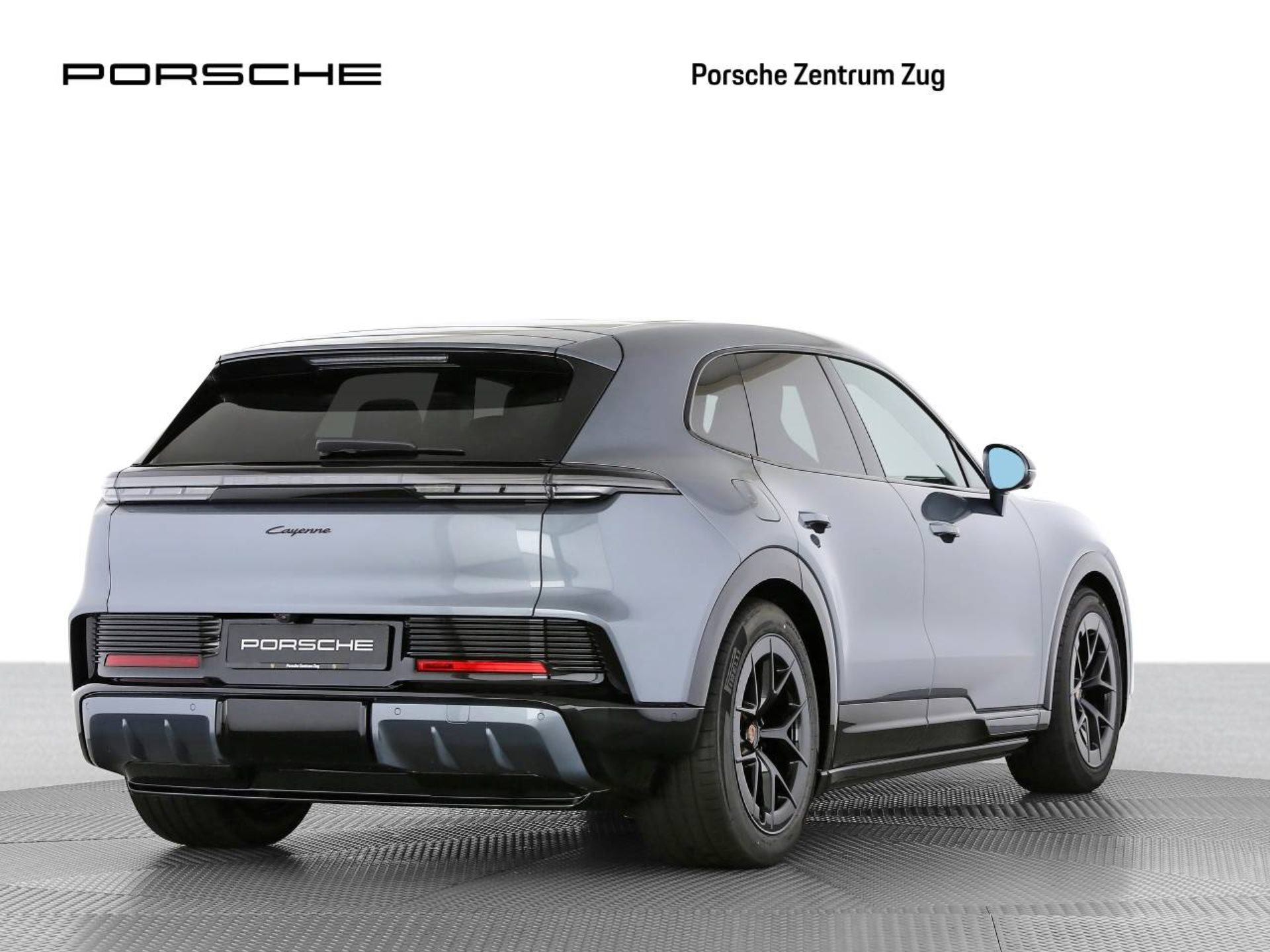 PORSCHE Cayenne Electric-showroom-element-1