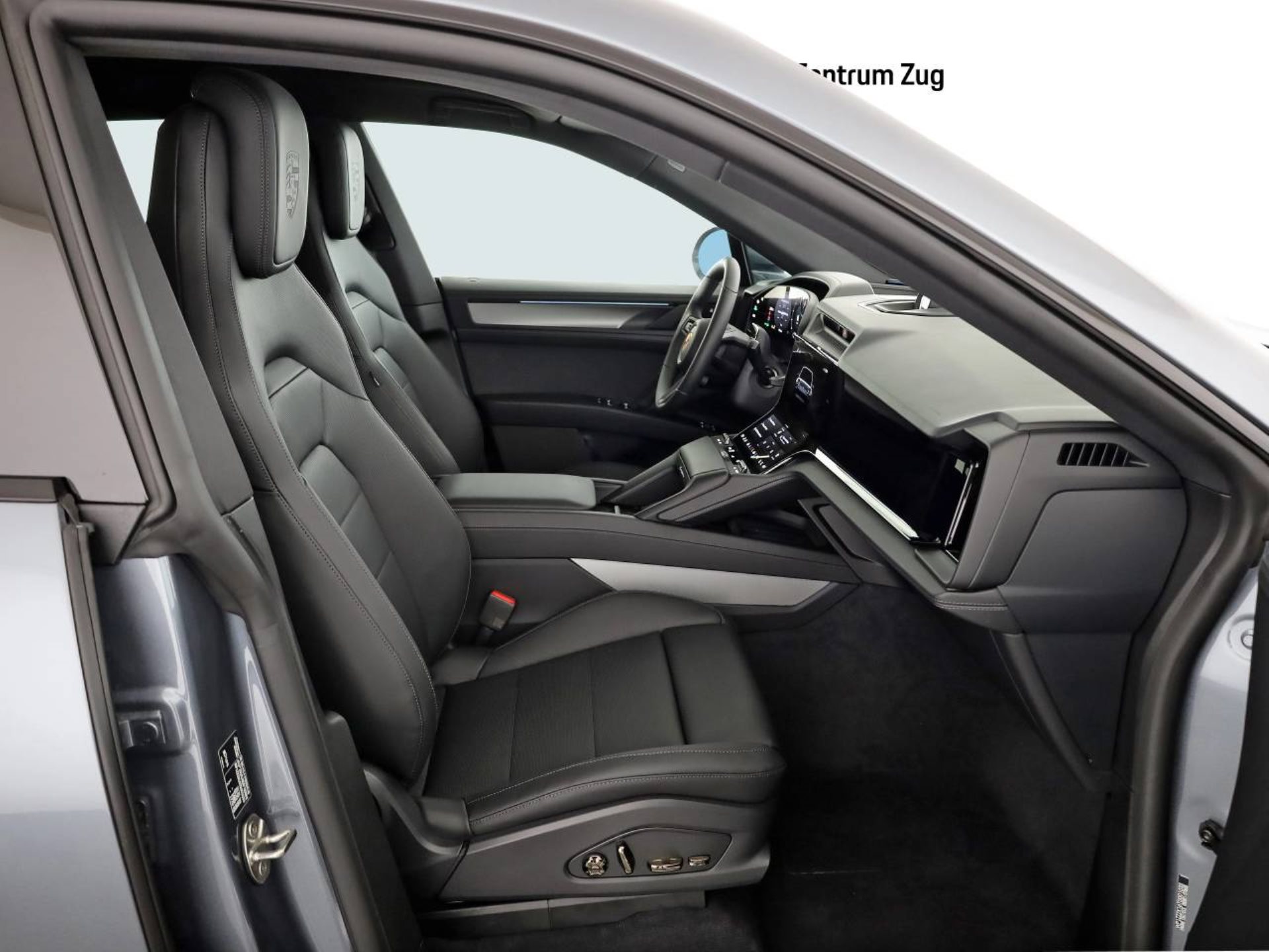 PORSCHE Cayenne Electric-image-9
