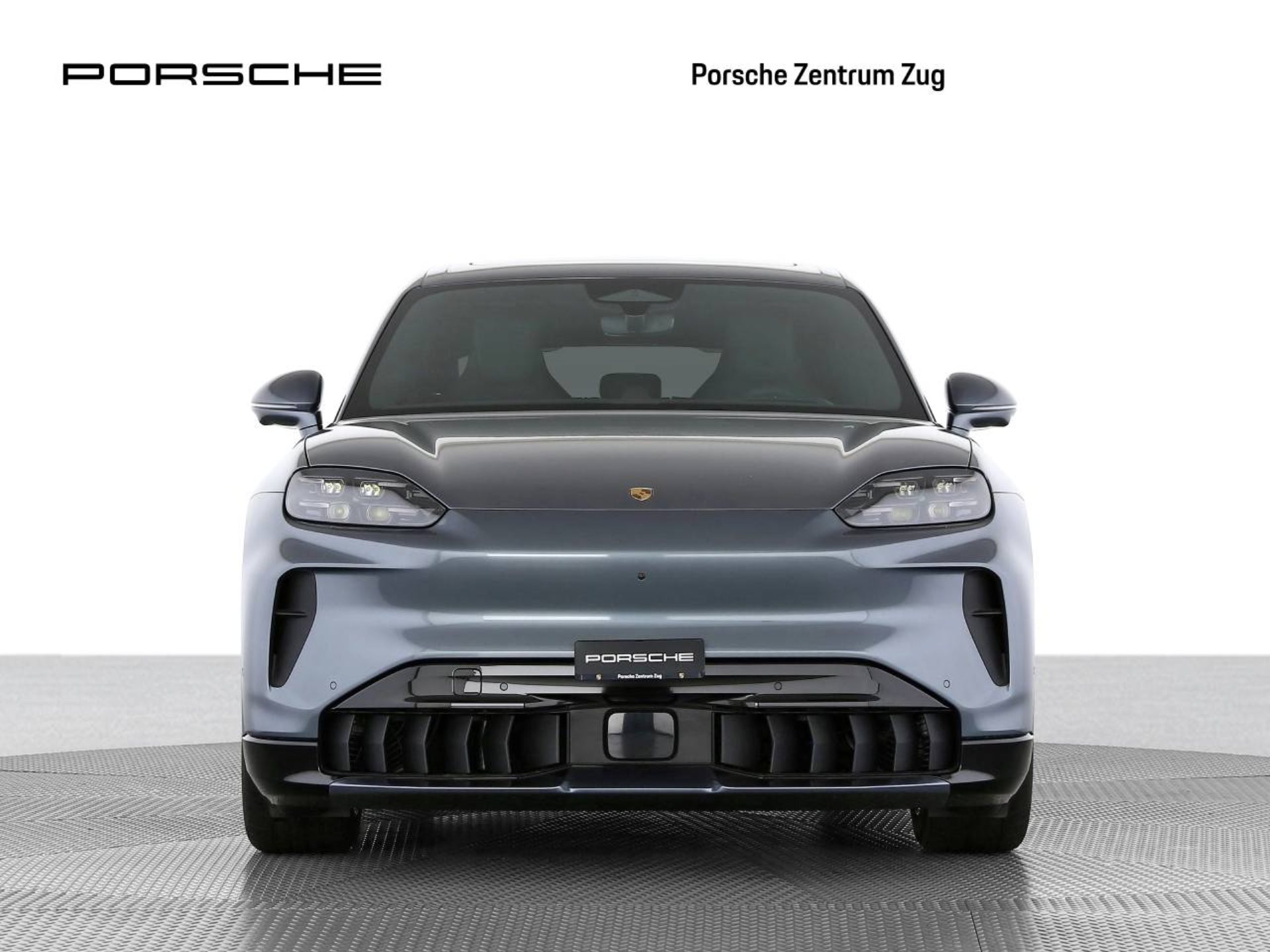 PORSCHE Cayenne Electric-showroom-element-2